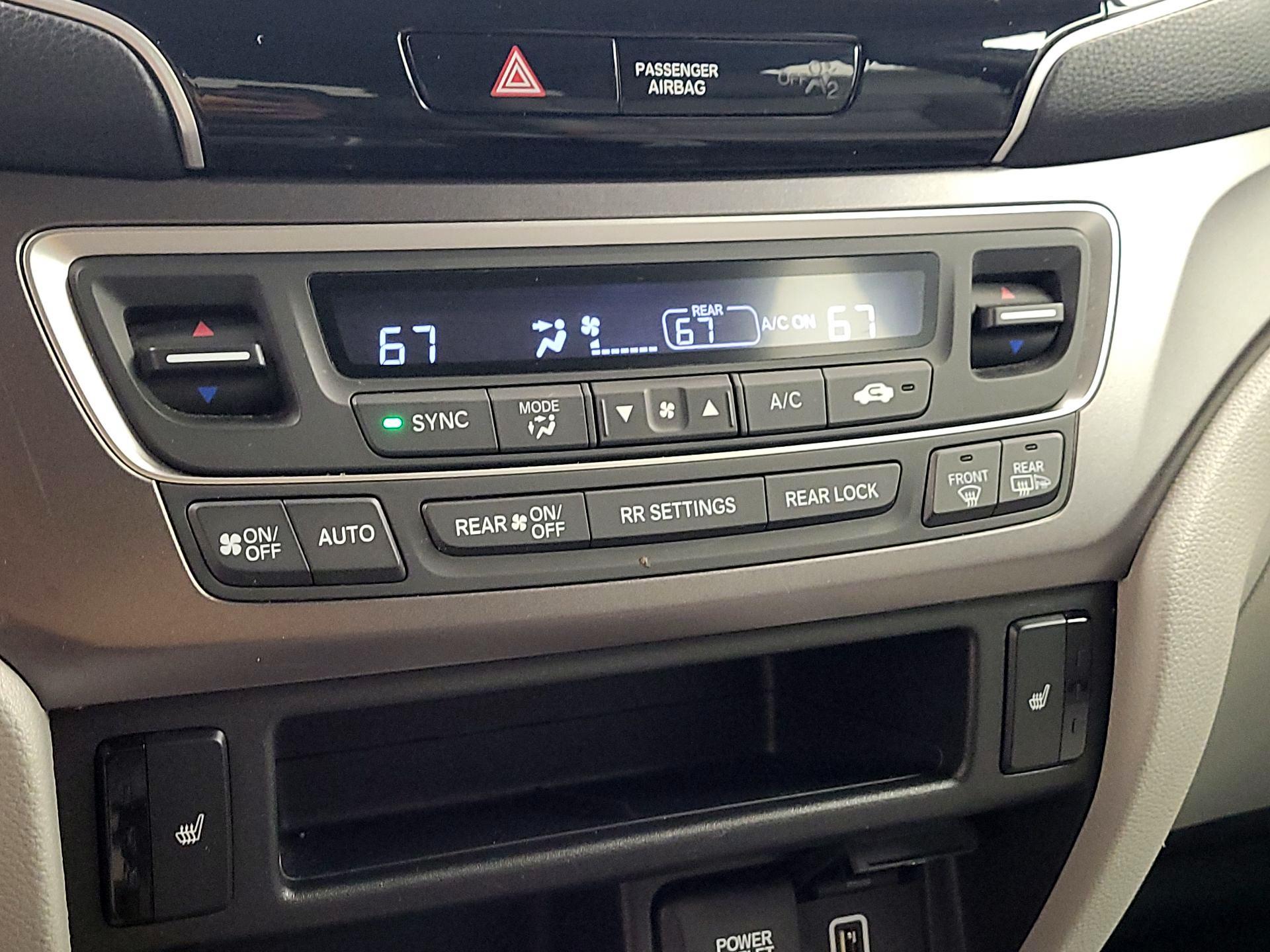 Thumbnail: 2019 Honda Pilot - 16