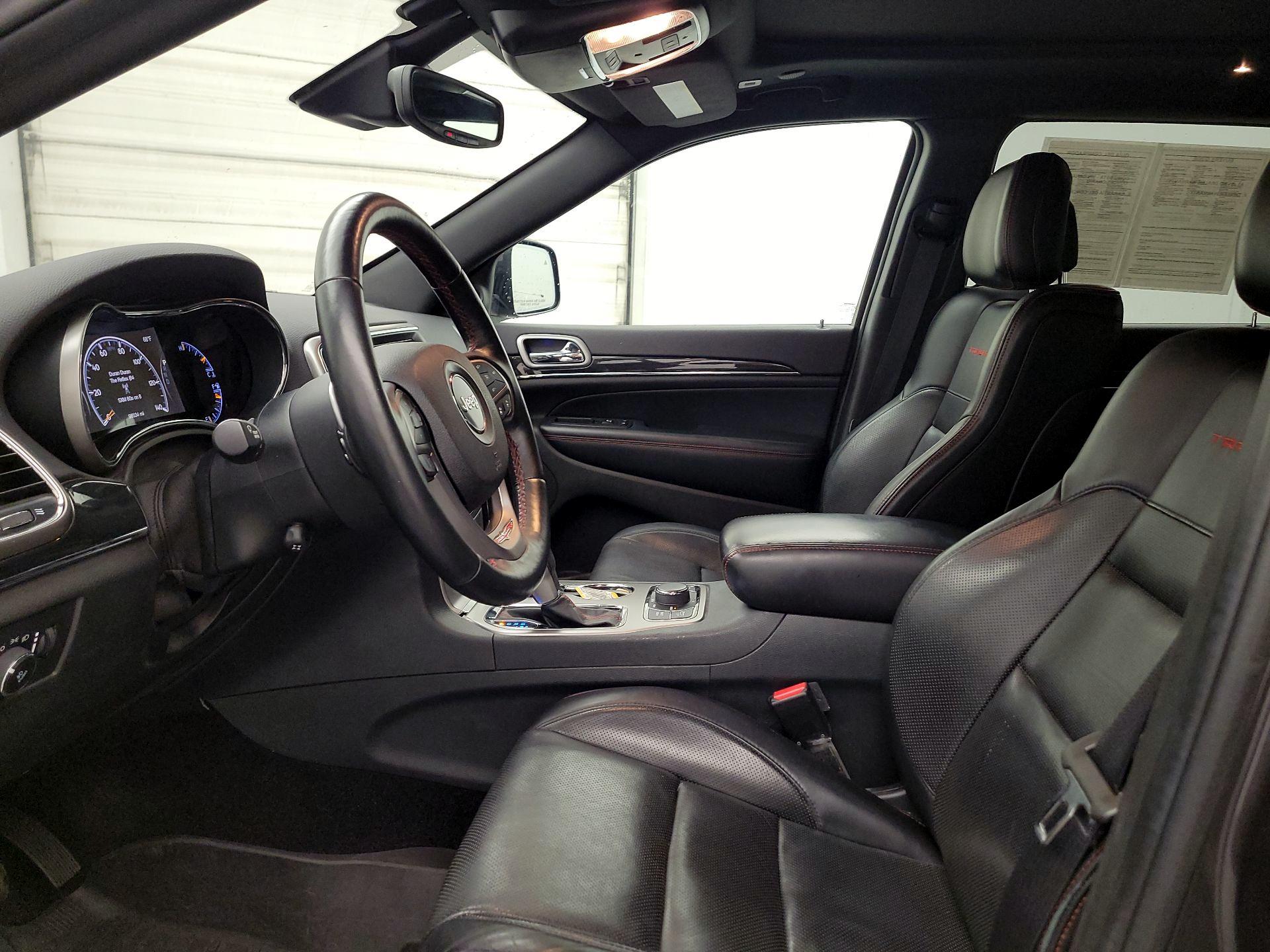 Thumbnail: 2018 Jeep Grand Cherokee - 11