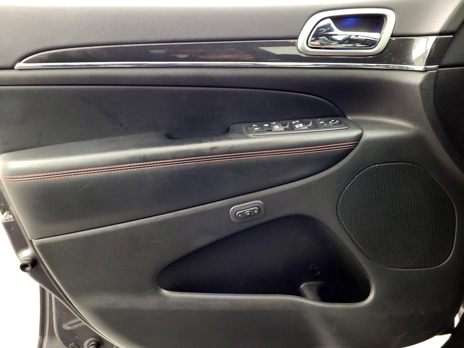 Thumbnail: 2018 Jeep Grand Cherokee - 12