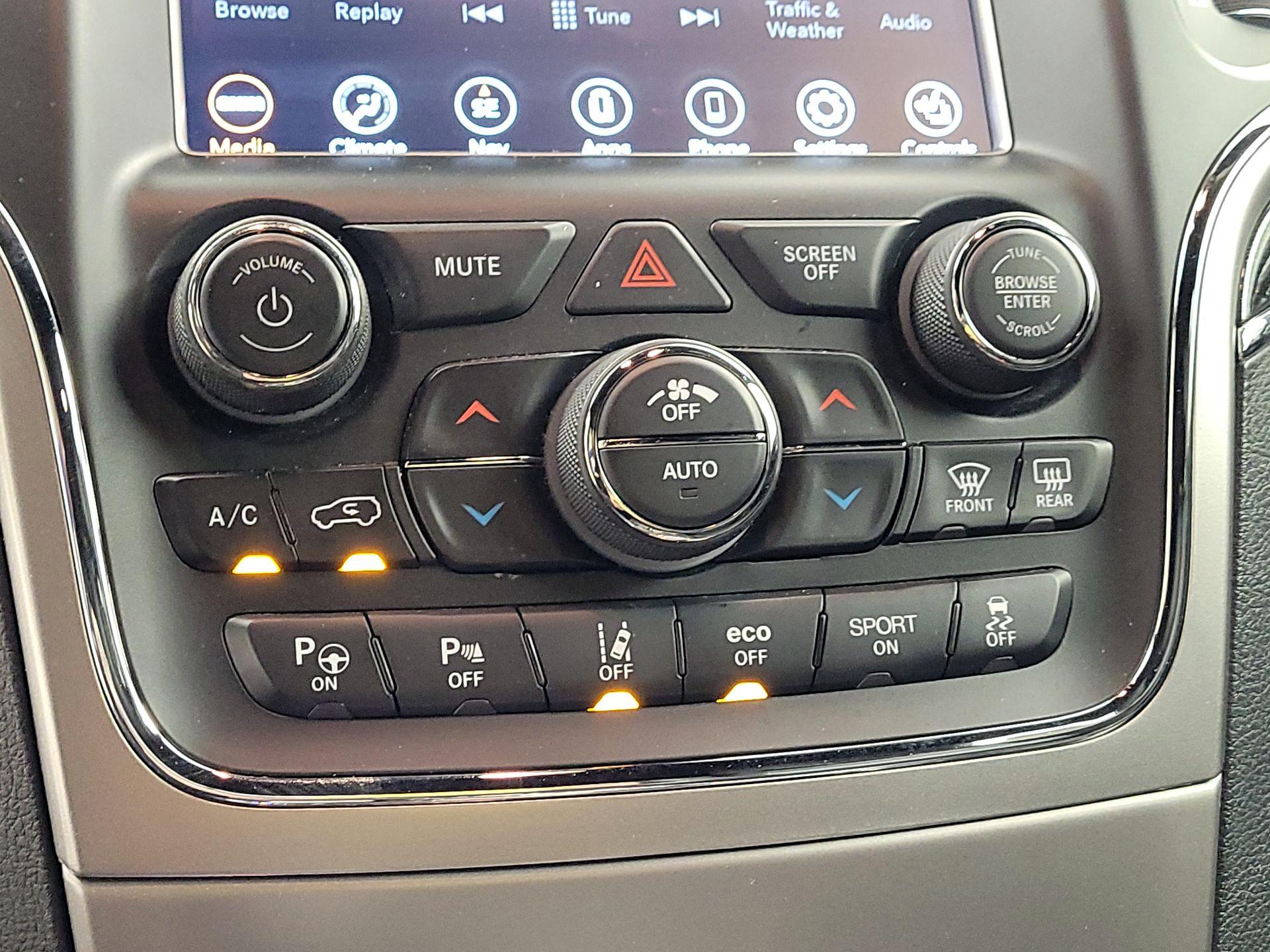 Thumbnail: 2018 Jeep Grand Cherokee - 16