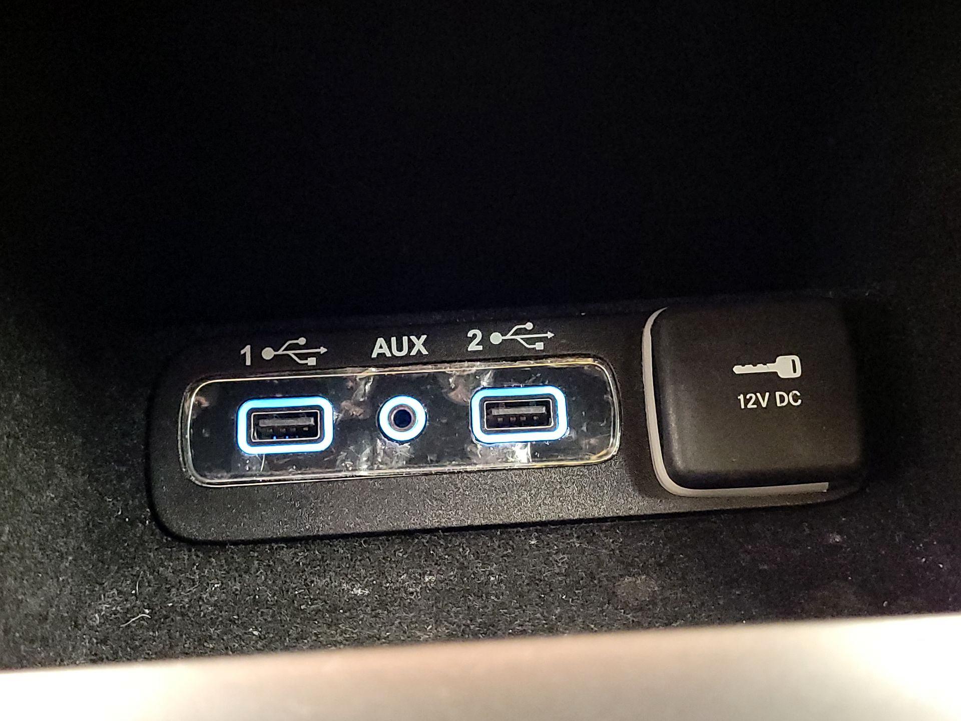 Thumbnail: 2018 Jeep Grand Cherokee - 18