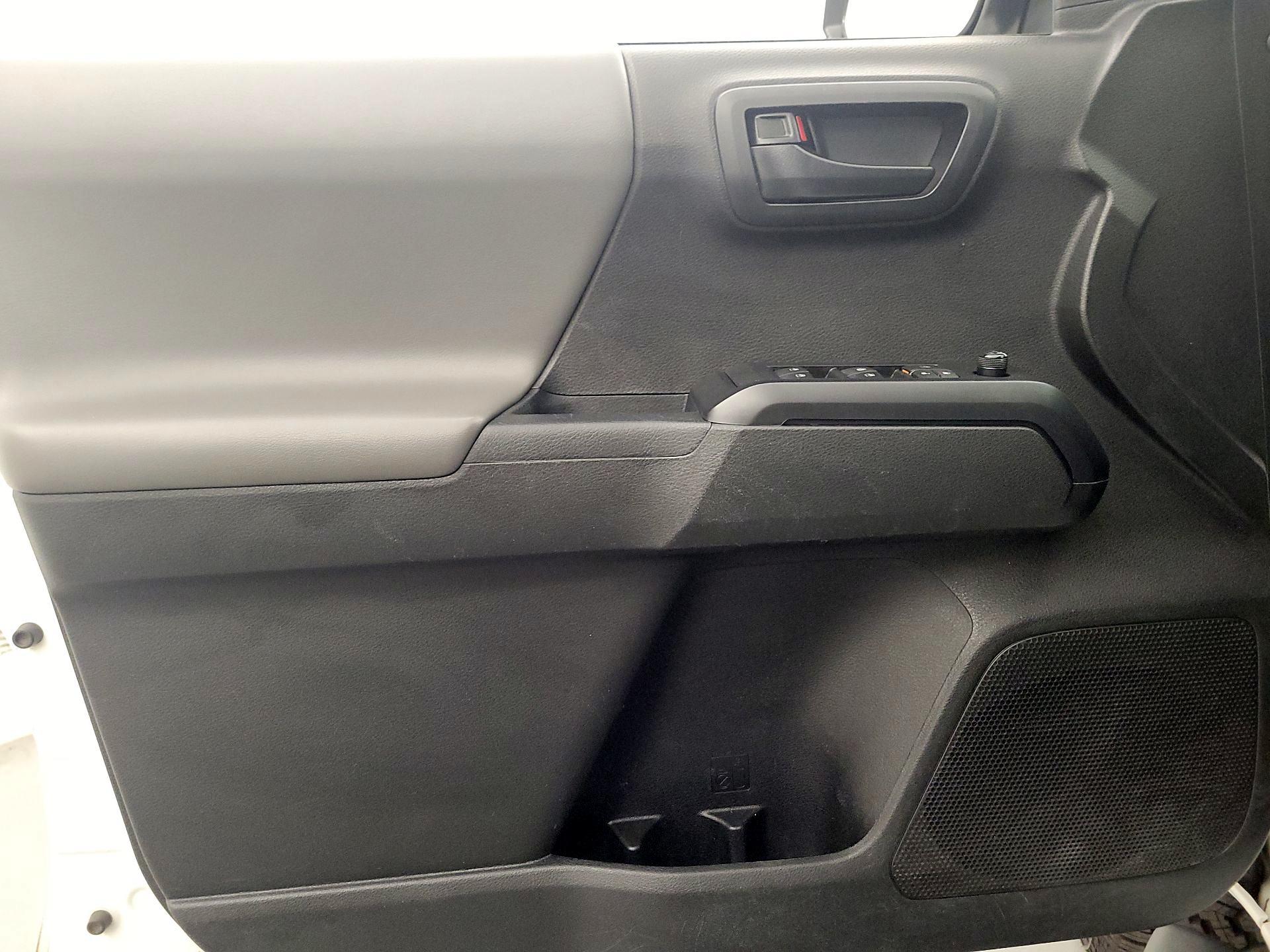 Thumbnail: 2022 Toyota Tacoma - 12