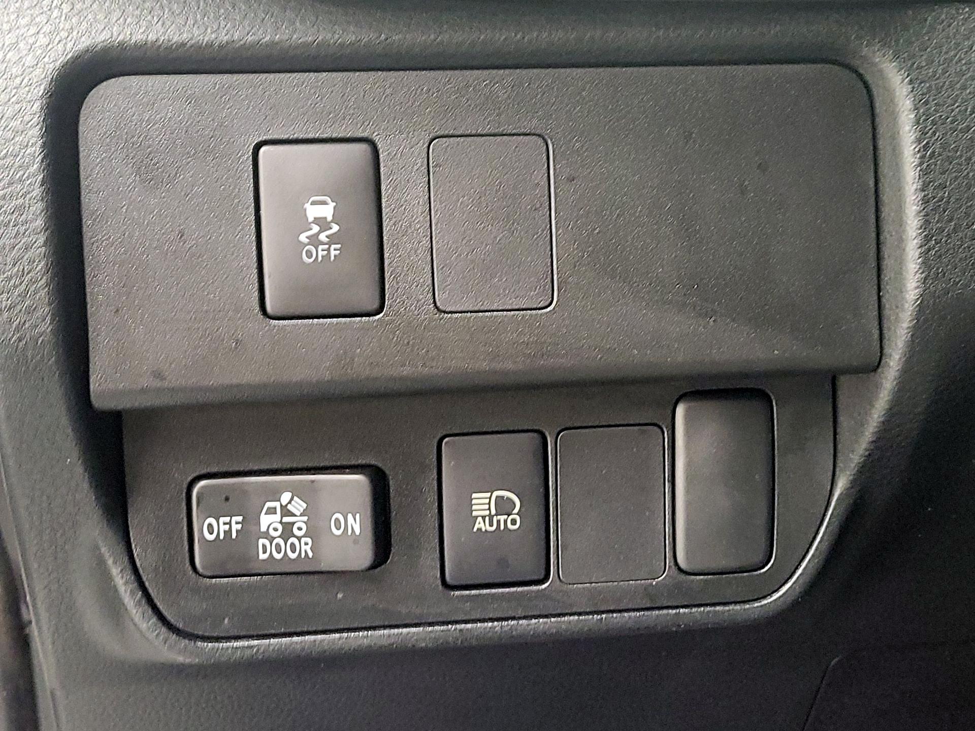 Thumbnail: 2022 Toyota Tacoma - 13