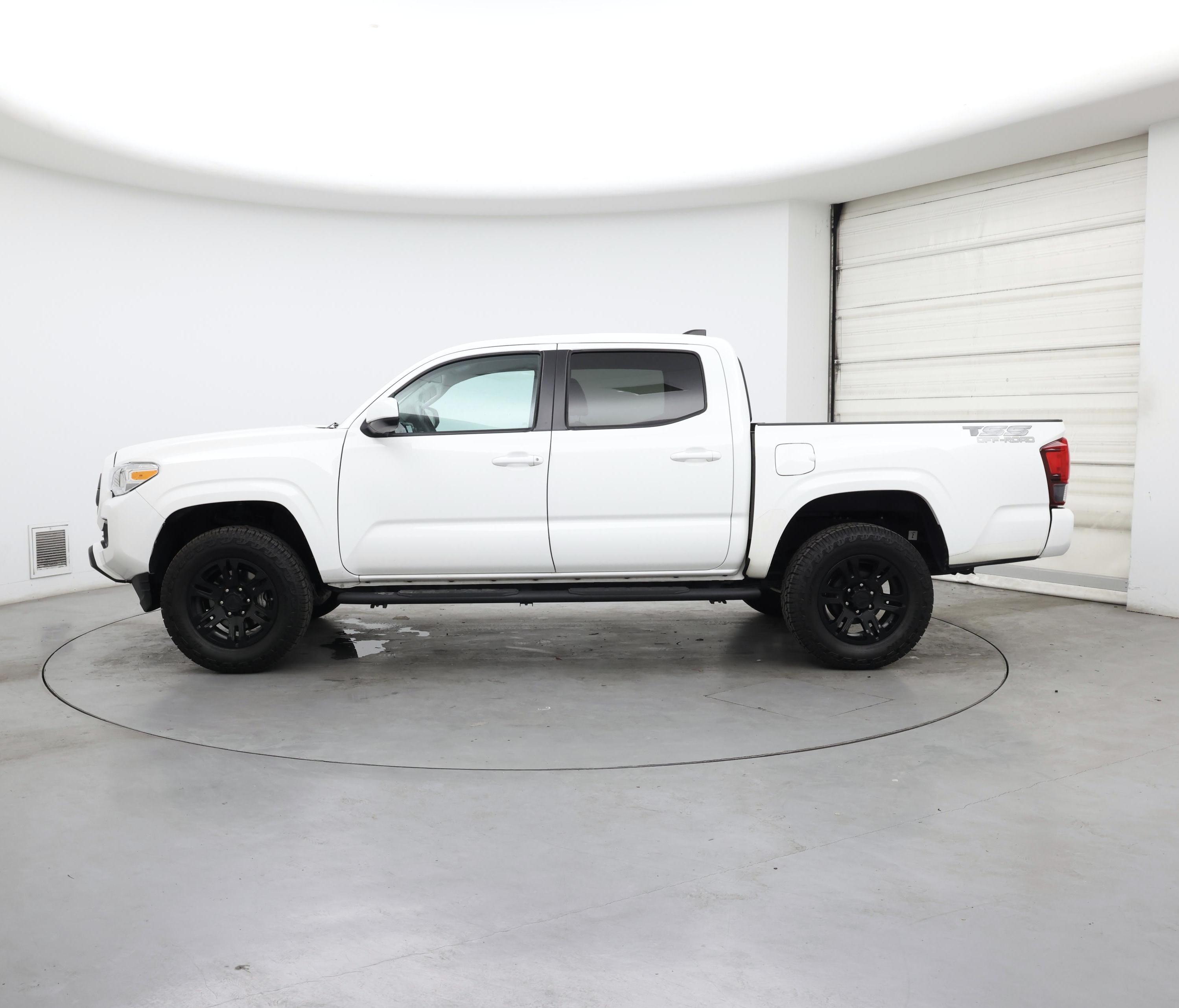 Thumbnail: 2022 Toyota Tacoma - 3