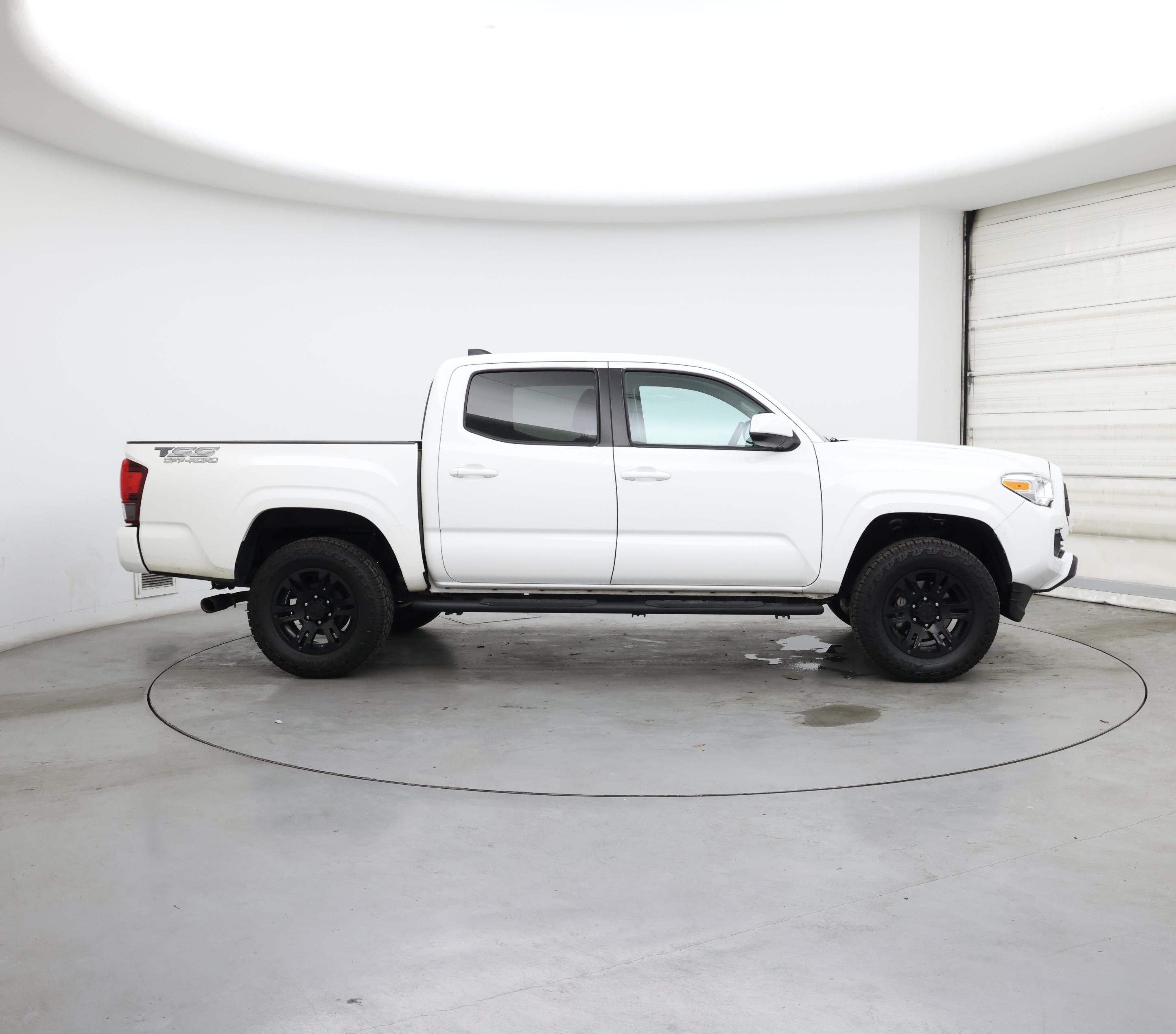 Thumbnail: 2022 Toyota Tacoma - 7