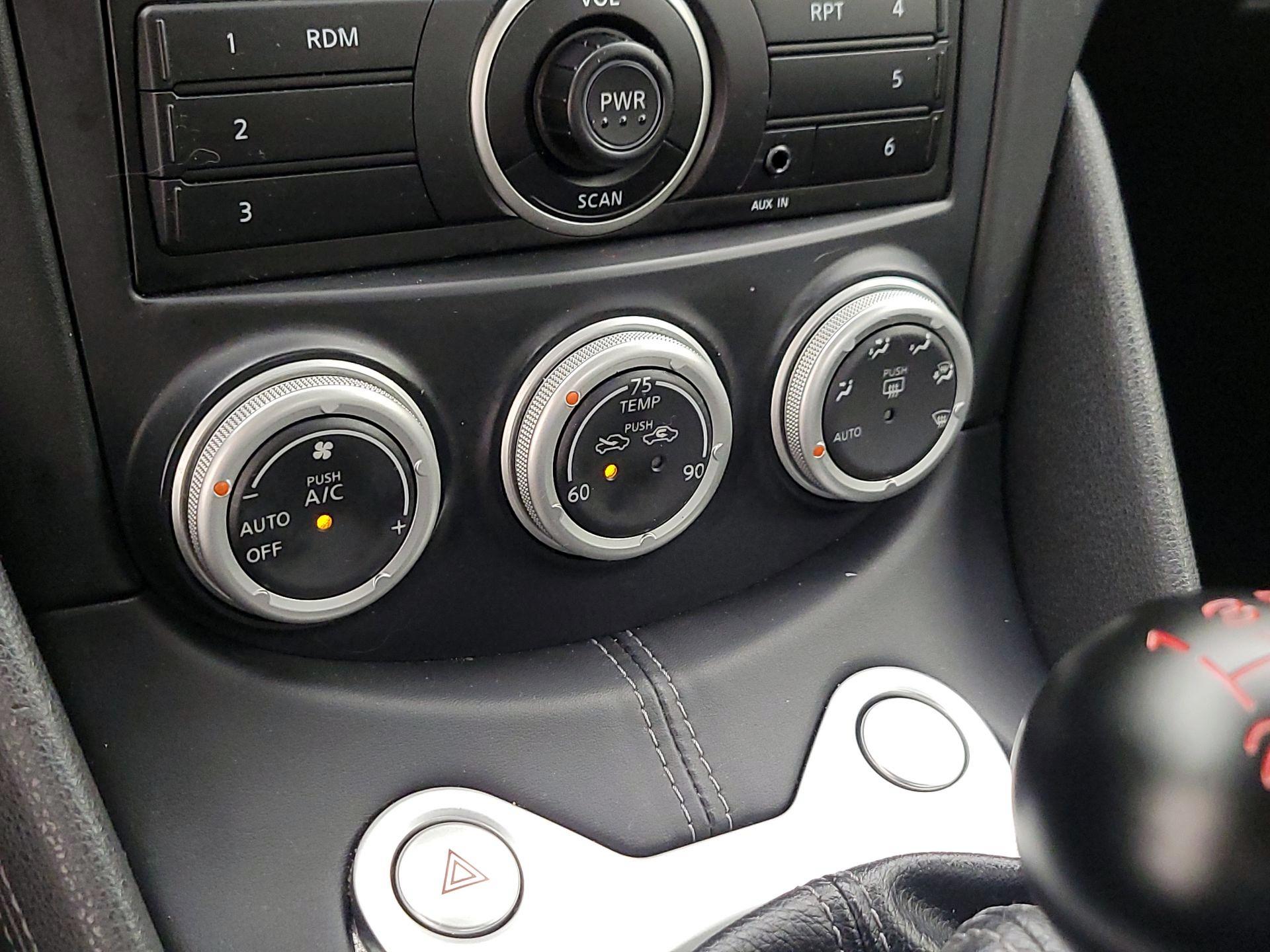 Thumbnail: 2014 Nissan Z - 15