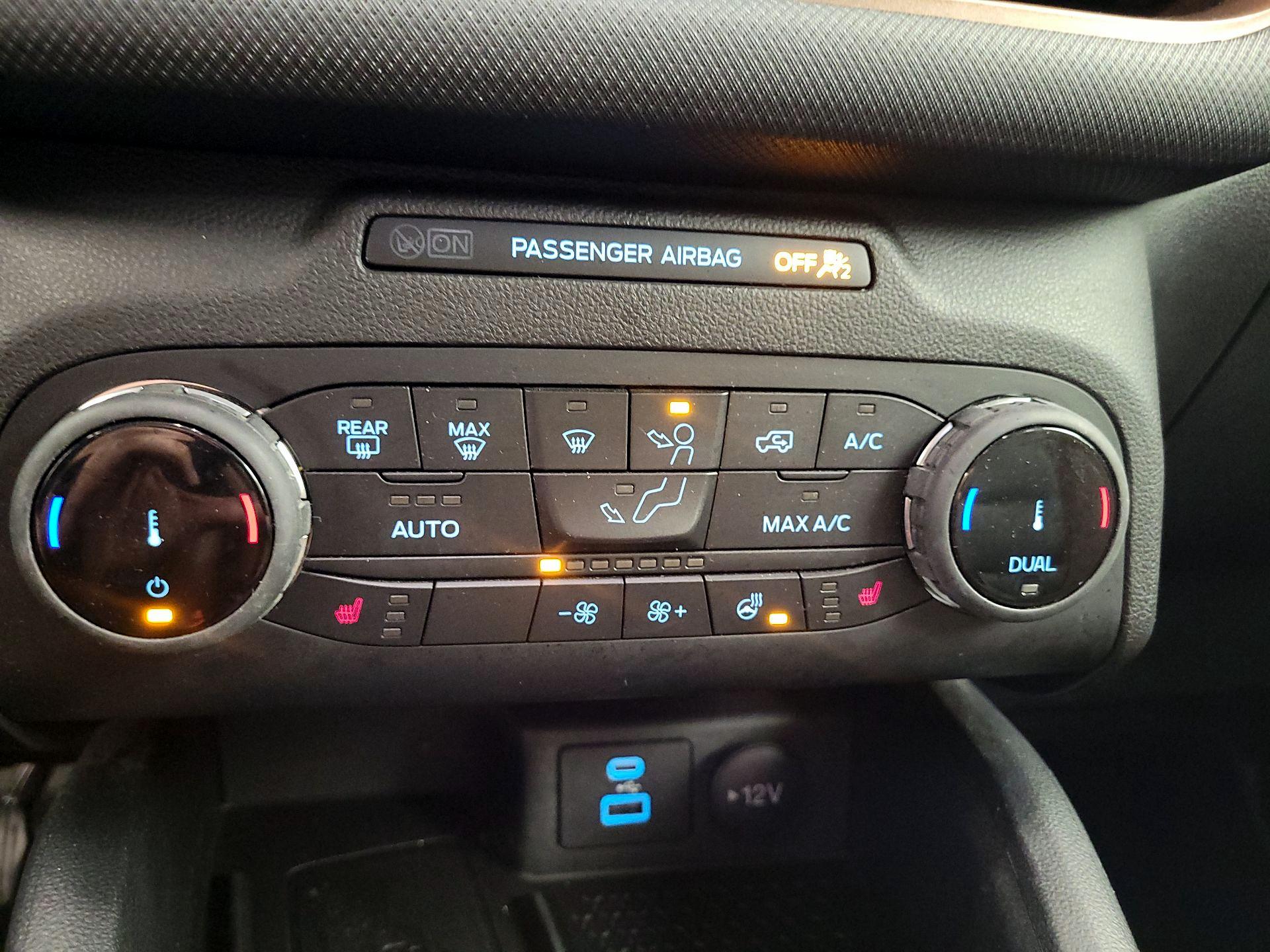 Thumbnail: 2022 Ford Bronco Sport - 14