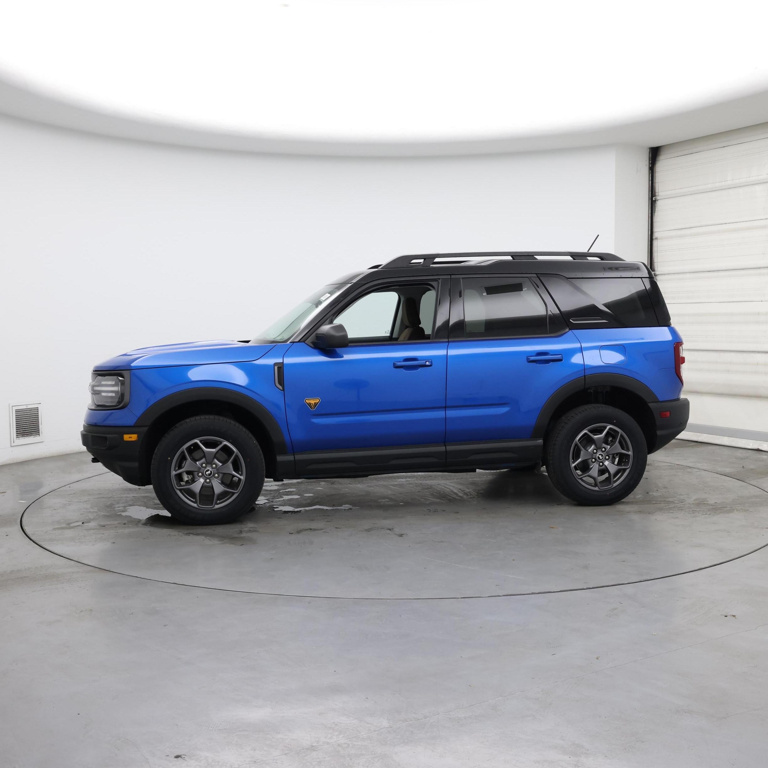 Thumbnail: 2022 Ford Bronco Sport - 3