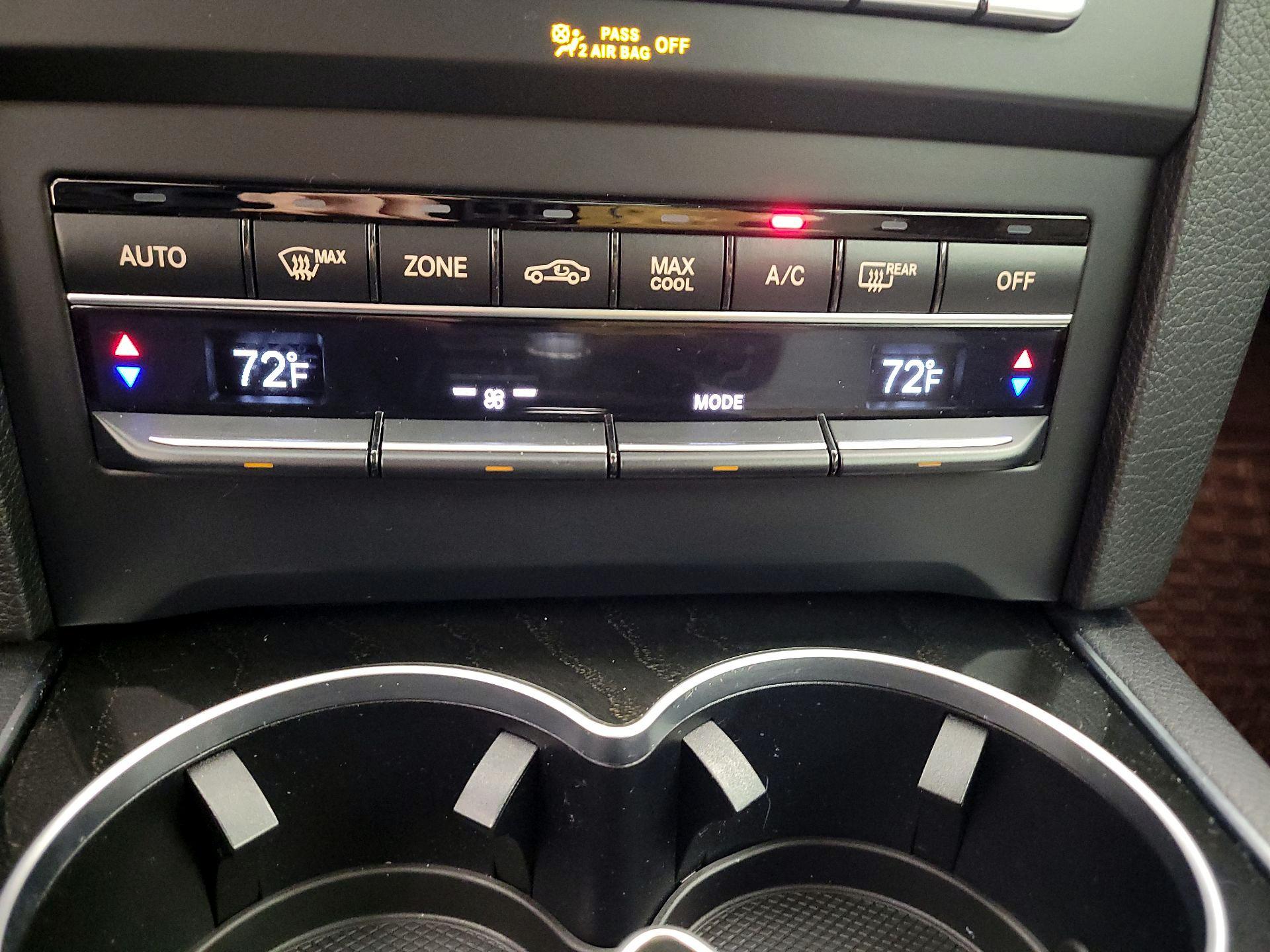 Thumbnail: 2015 Mercedes-Benz E-Class - 14