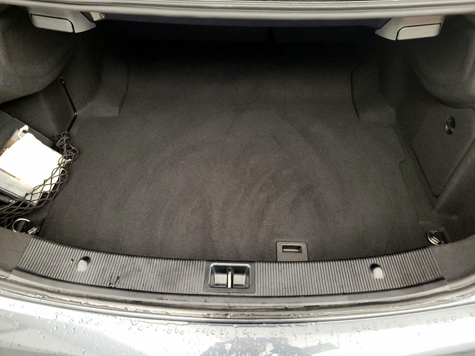 Thumbnail: 2015 Mercedes-Benz E-Class - 16