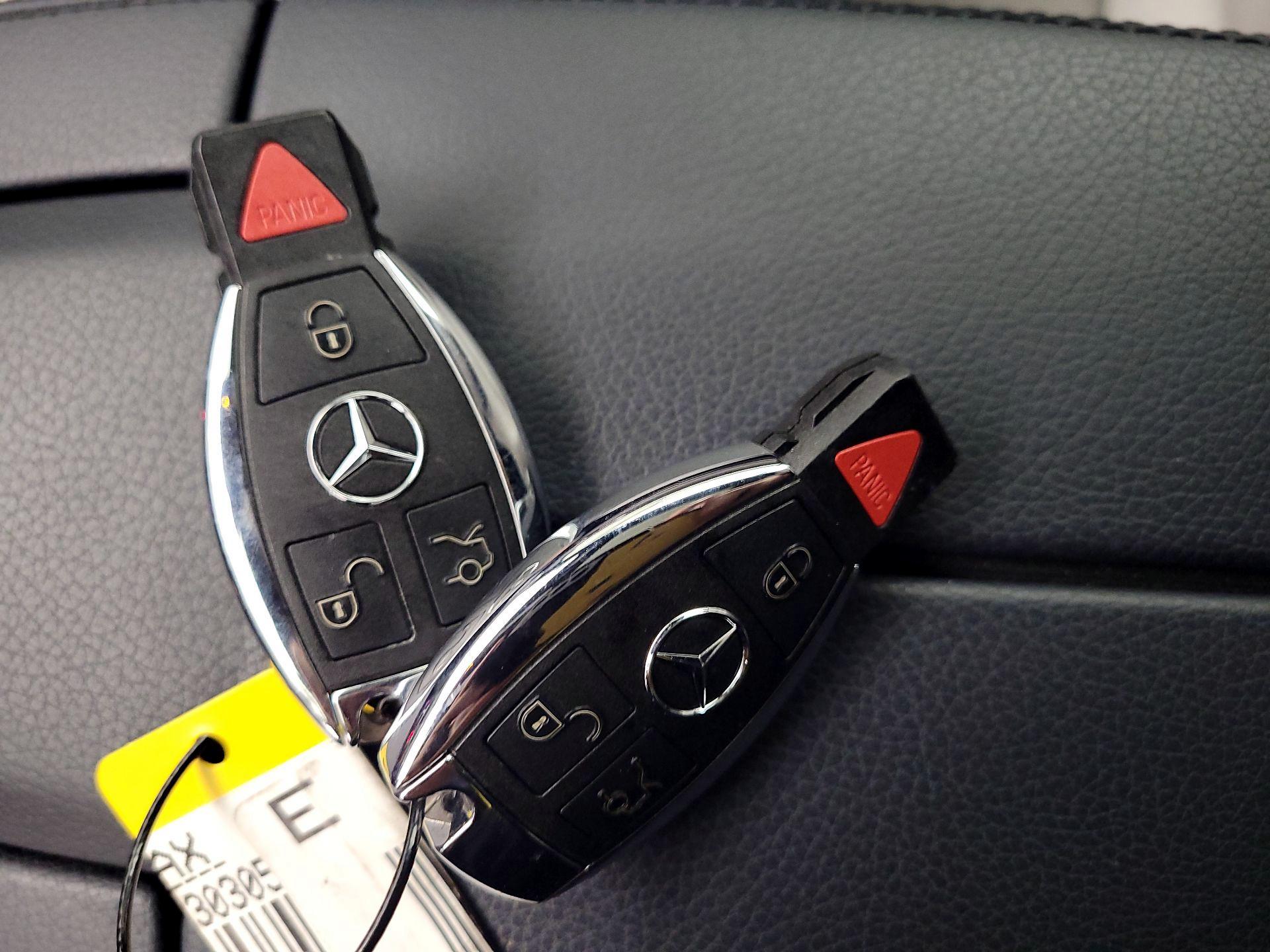 Thumbnail: 2015 Mercedes-Benz E-Class - 18