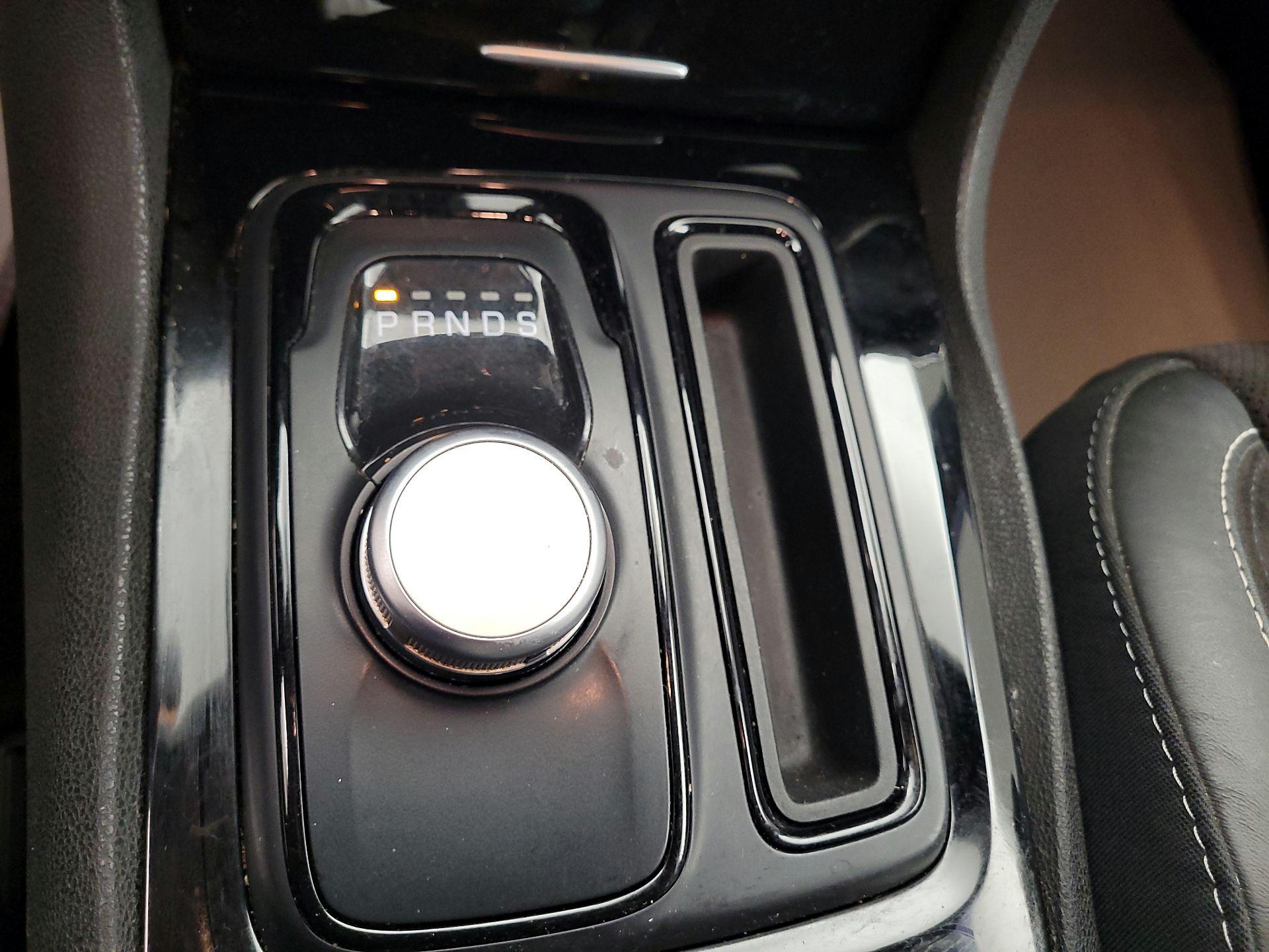 Thumbnail: 2018 Chrysler 300 - 15