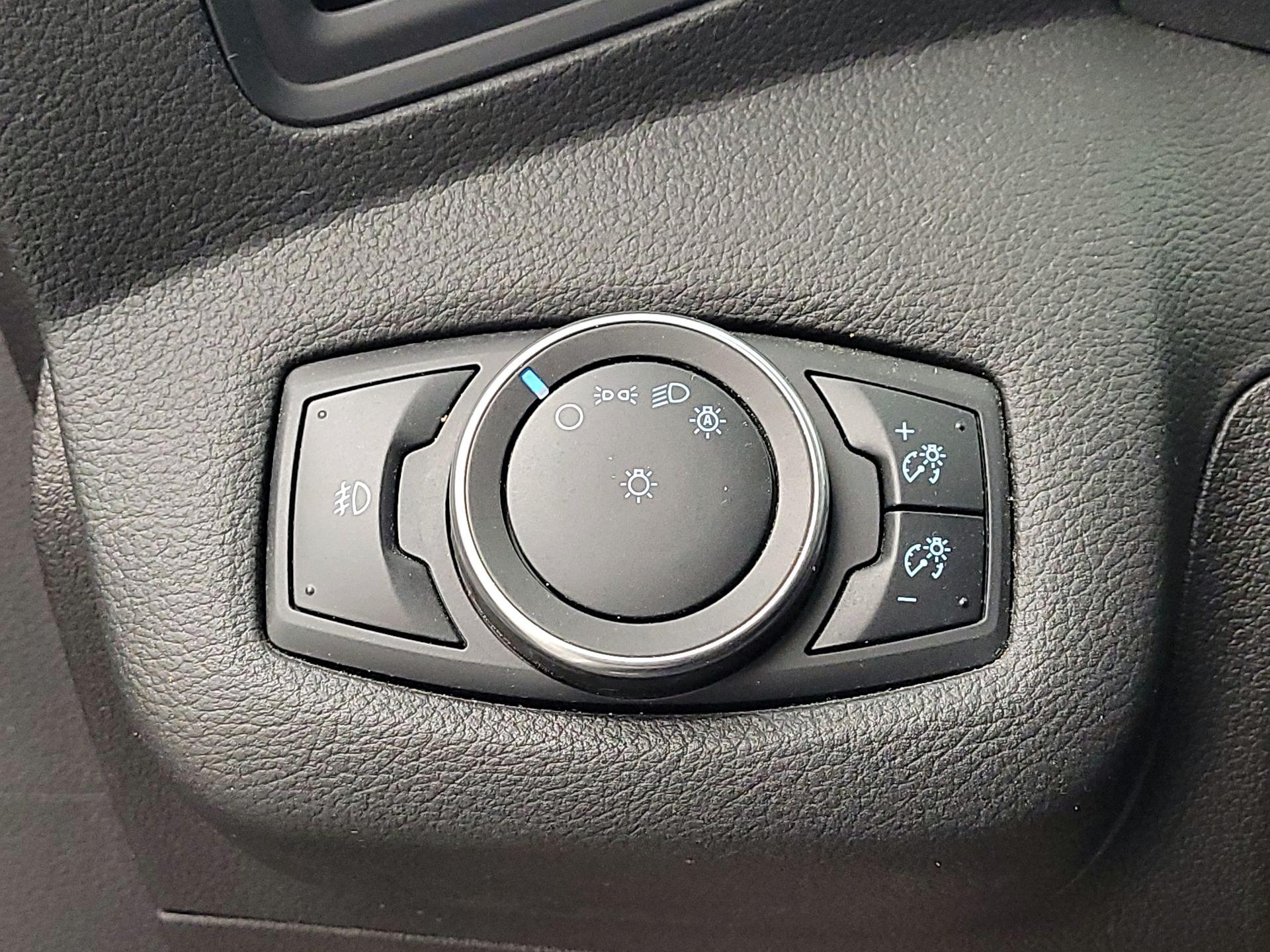 Thumbnail: 2015 Ford Escape - 13