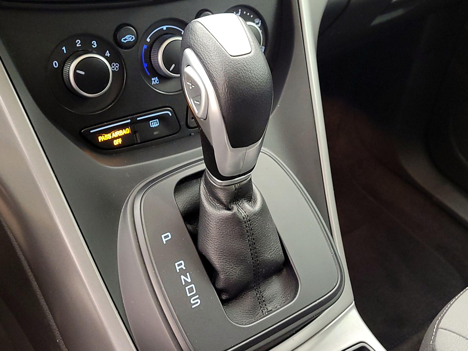 Thumbnail: 2015 Ford Escape - 17