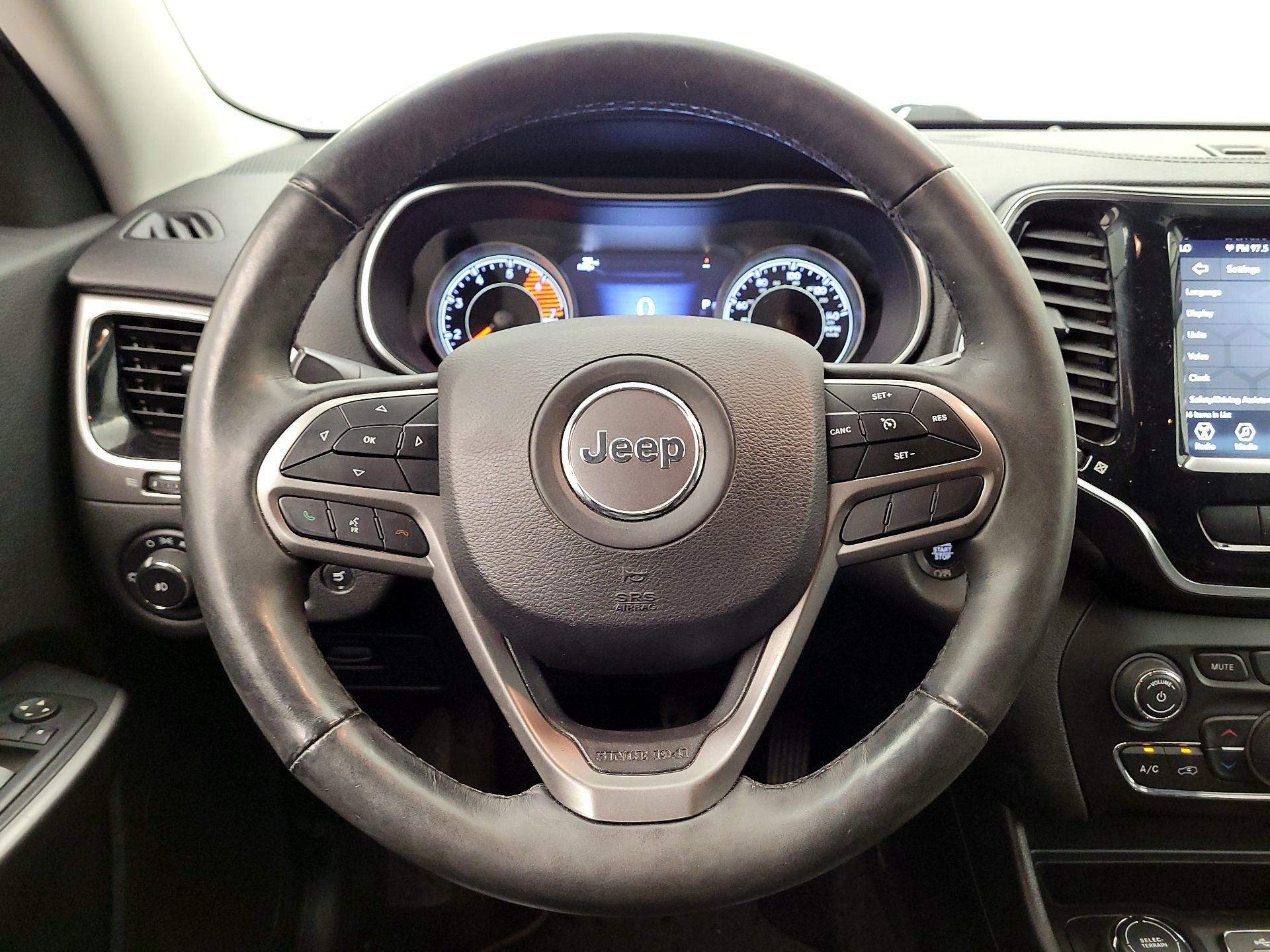 Thumbnail: 2019 Jeep Cherokee - 10