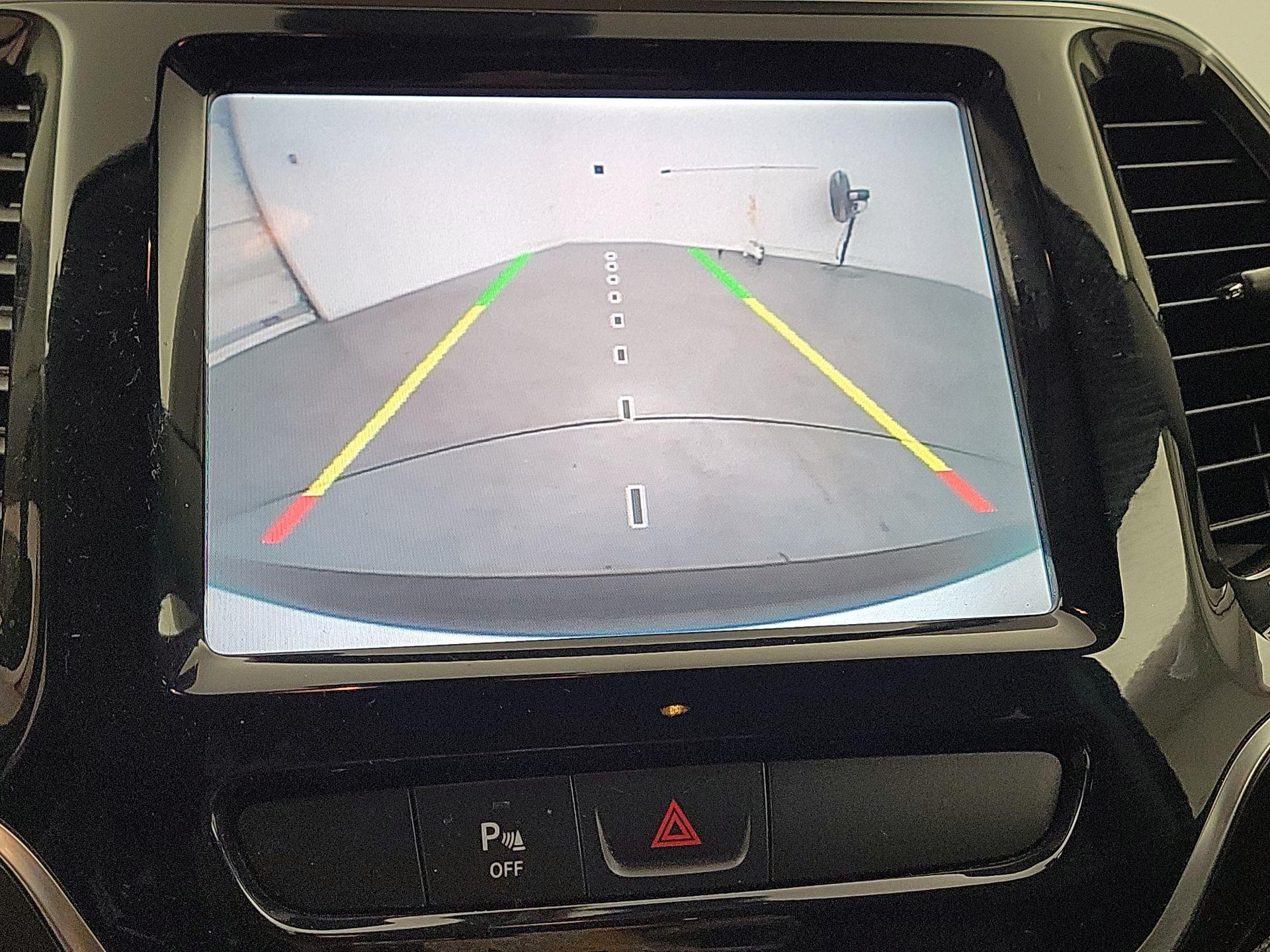 Thumbnail: 2019 Jeep Cherokee - 14