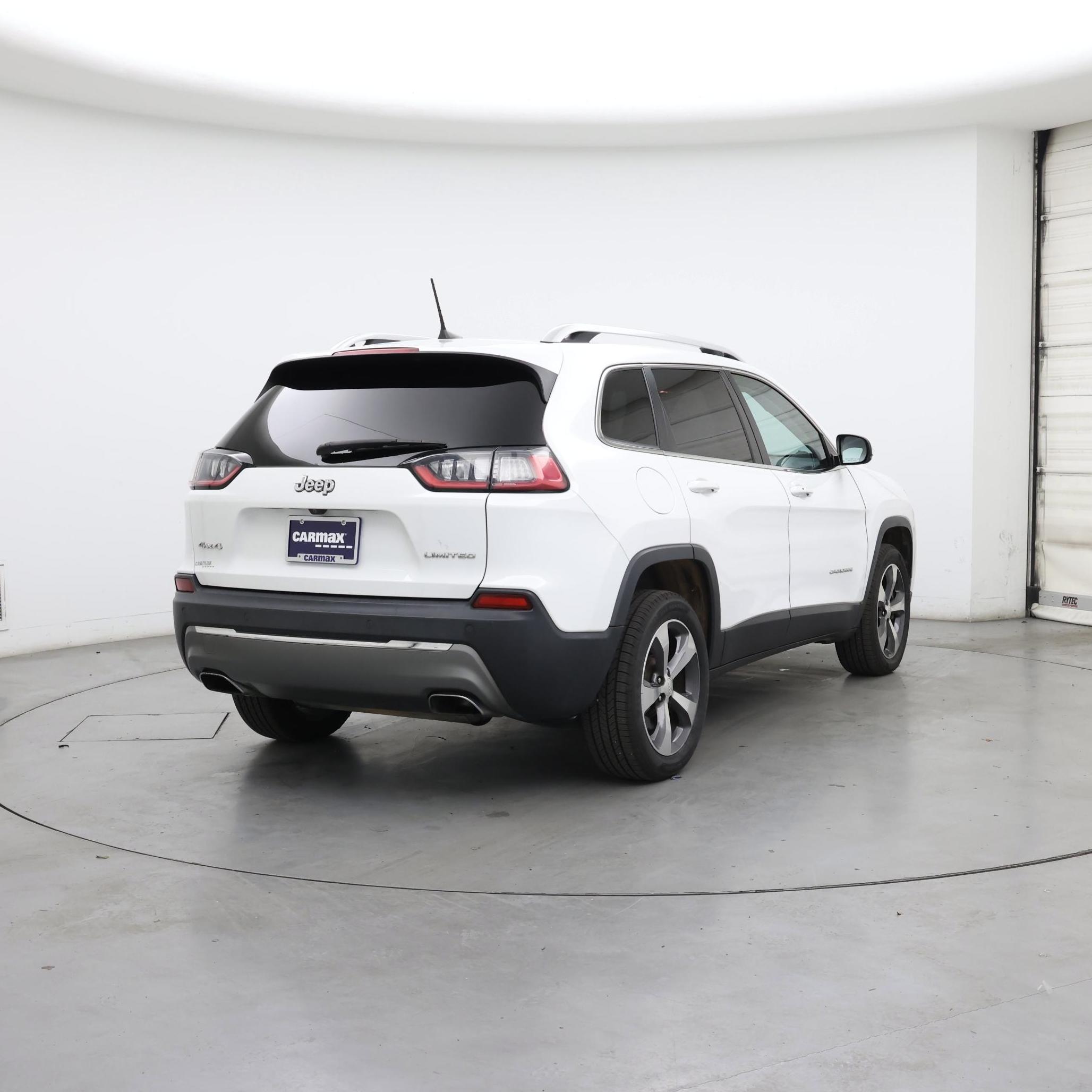 Thumbnail: 2019 Jeep Cherokee - 8