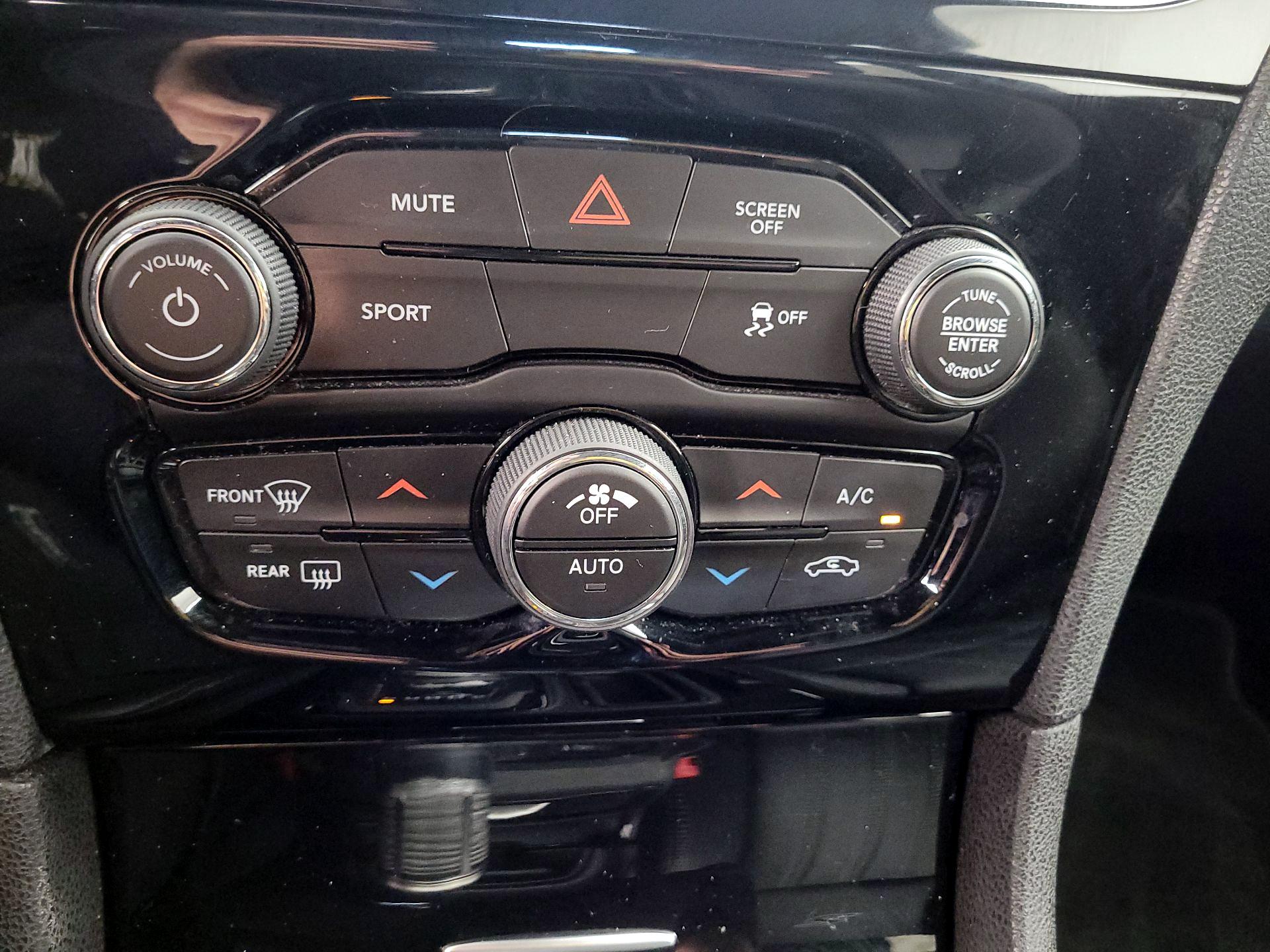 Thumbnail: 2017 Chrysler 300 - 14