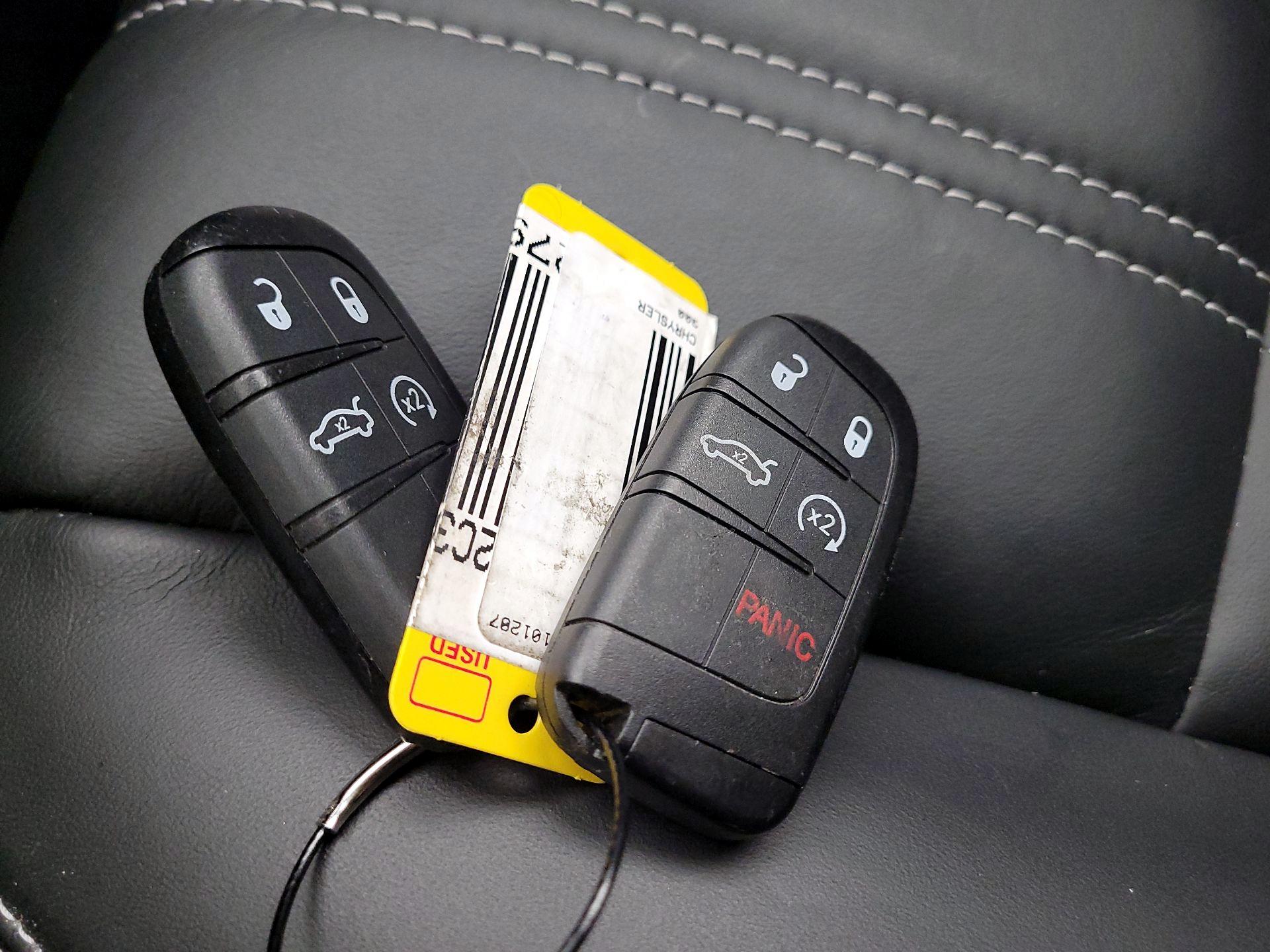 Thumbnail: 2017 Chrysler 300 - 18