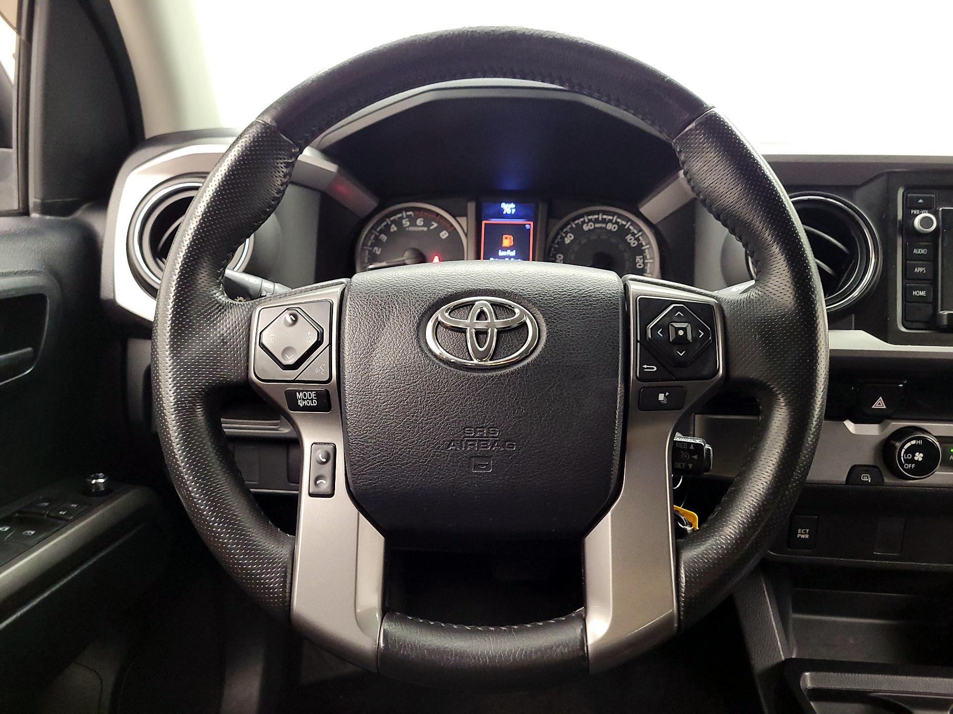 Thumbnail: 2016 Toyota Tacoma - 10