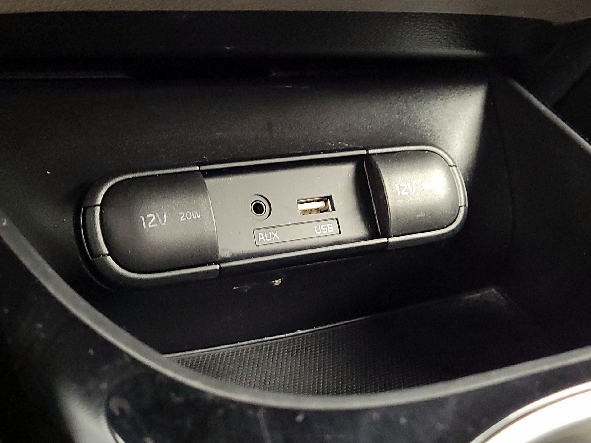 Thumbnail: 2016 Kia Soul - 18