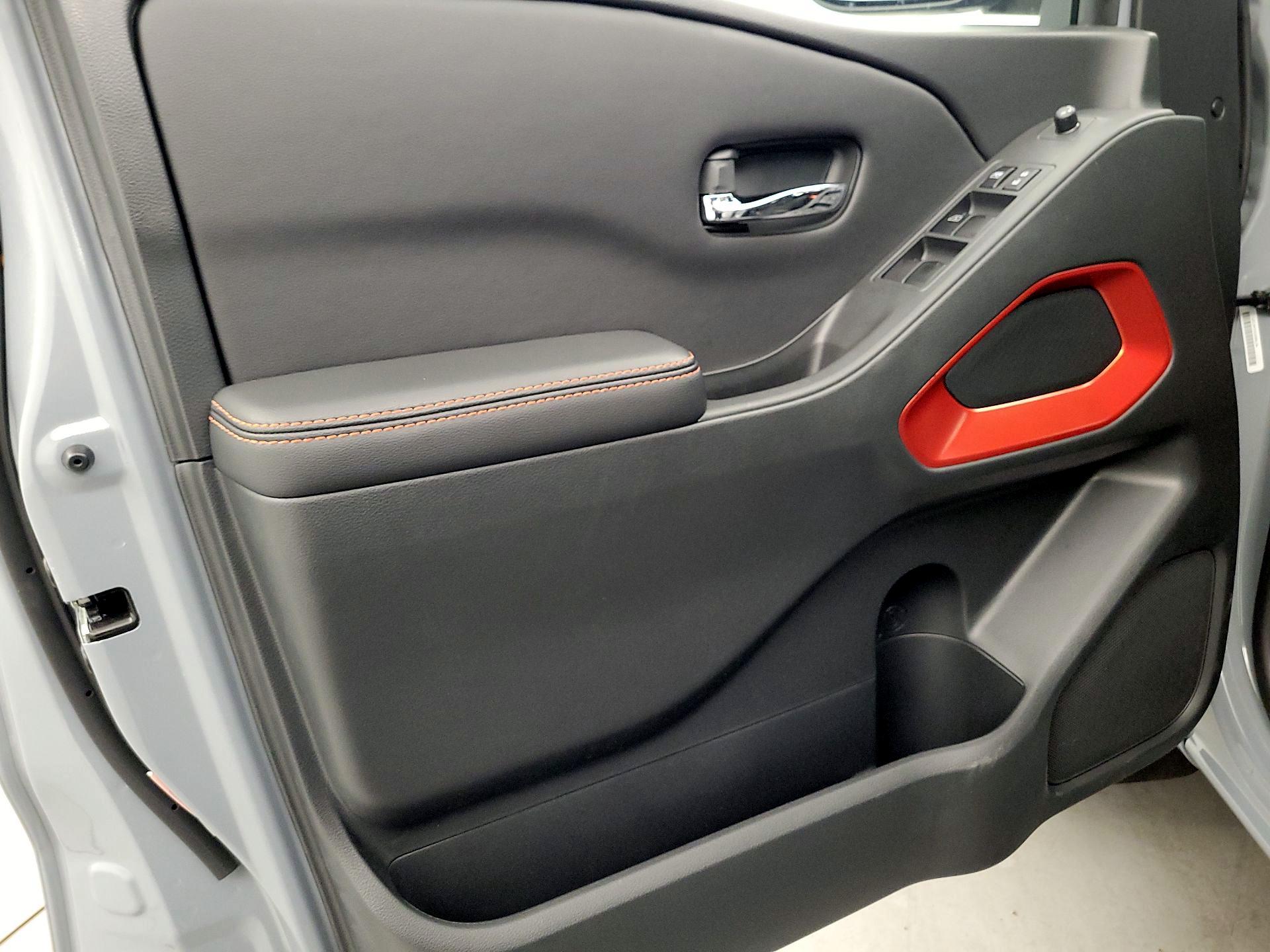 Thumbnail: 2025 Nissan Frontier - 12