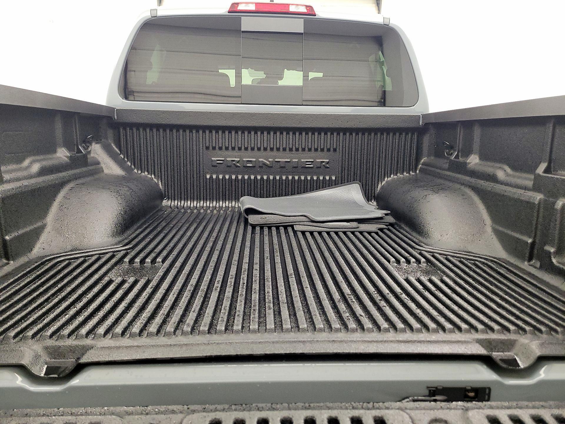 Thumbnail: 2025 Nissan Frontier - 18