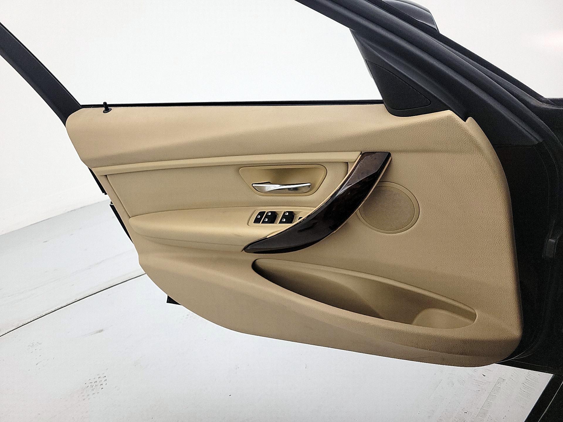 Thumbnail: 2014 BMW 3 Series - 12