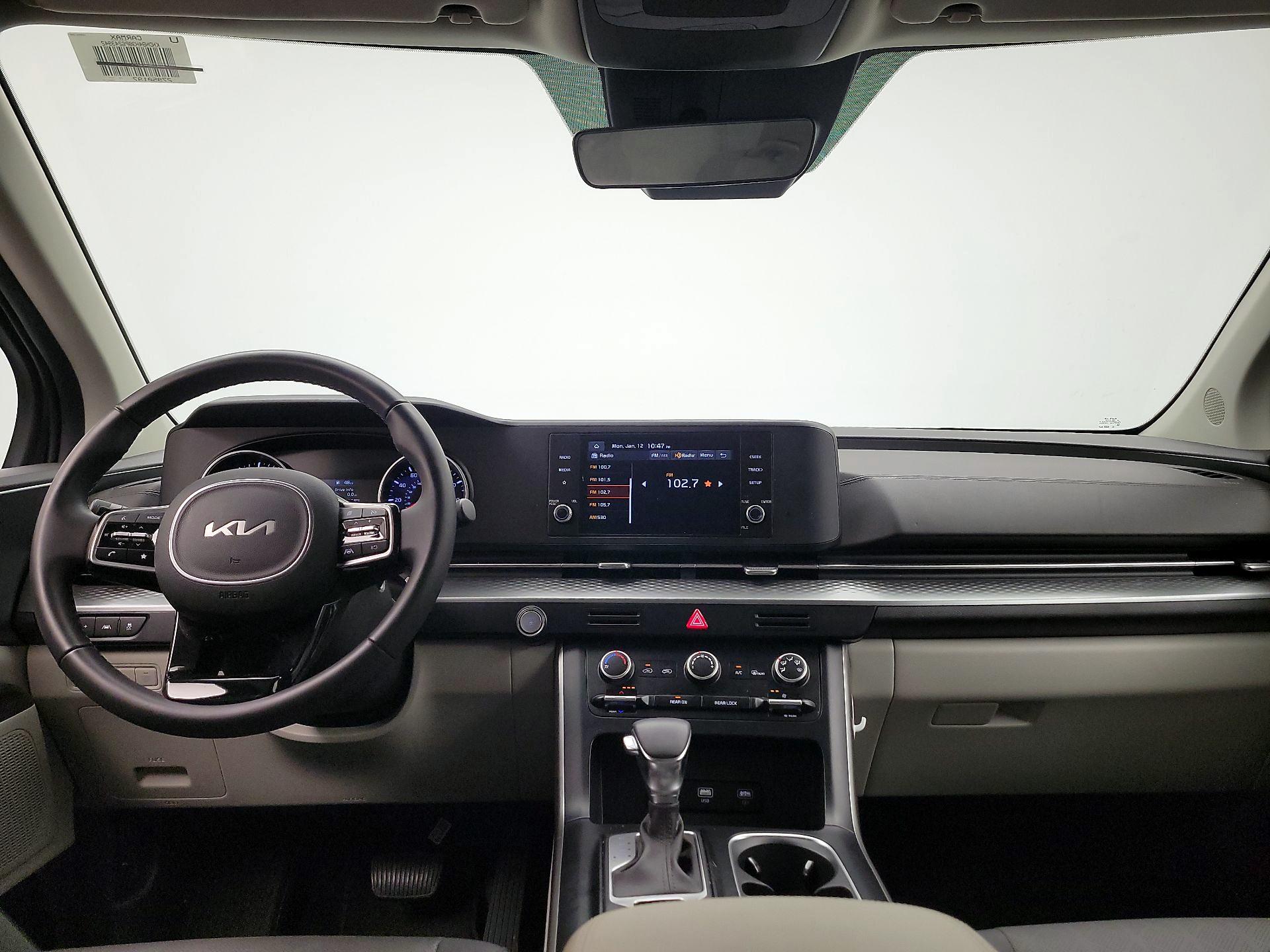 Thumbnail: 2023 Kia Carnival - 9