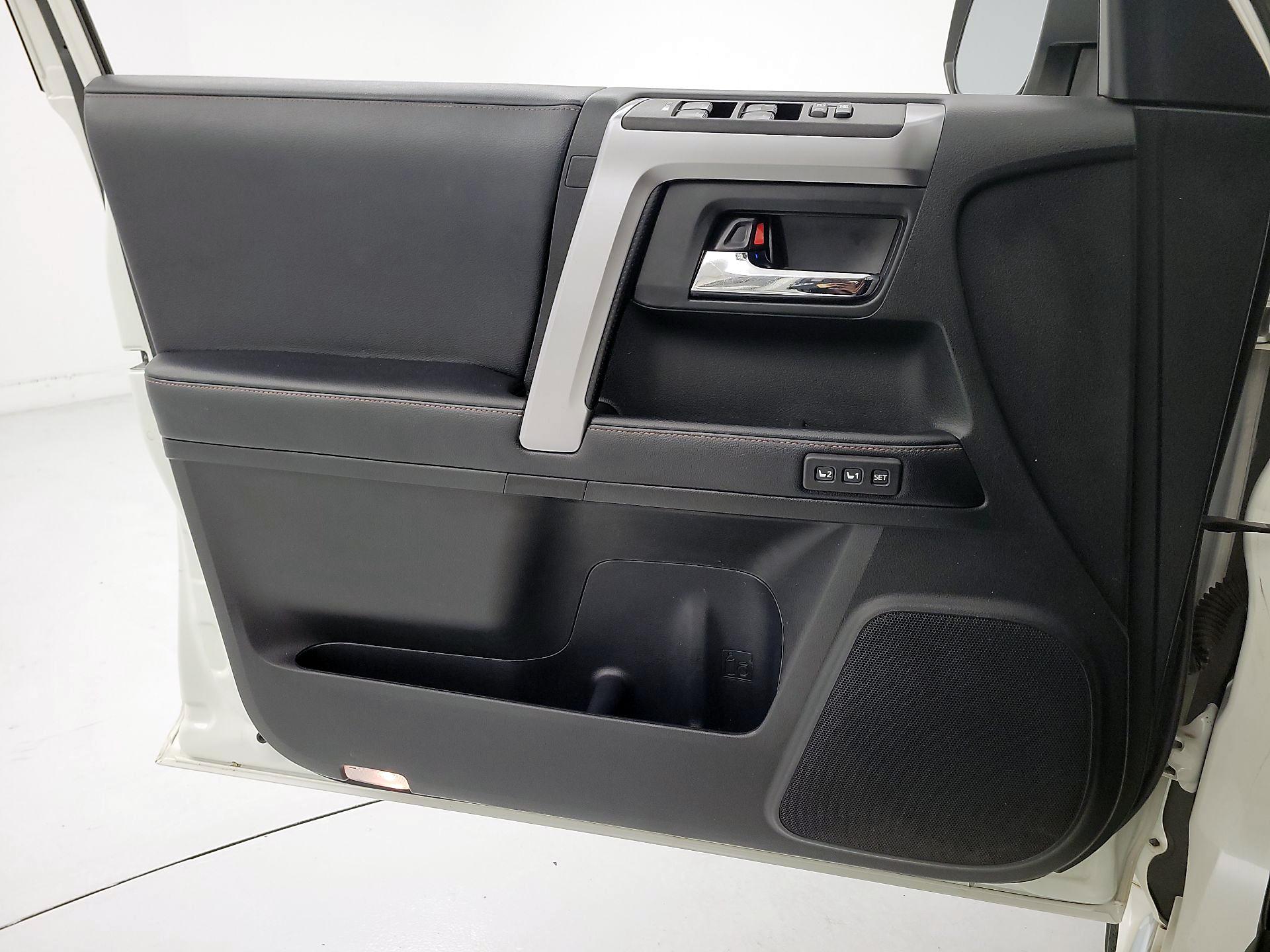 Thumbnail: 2019 Toyota 4Runner - 12