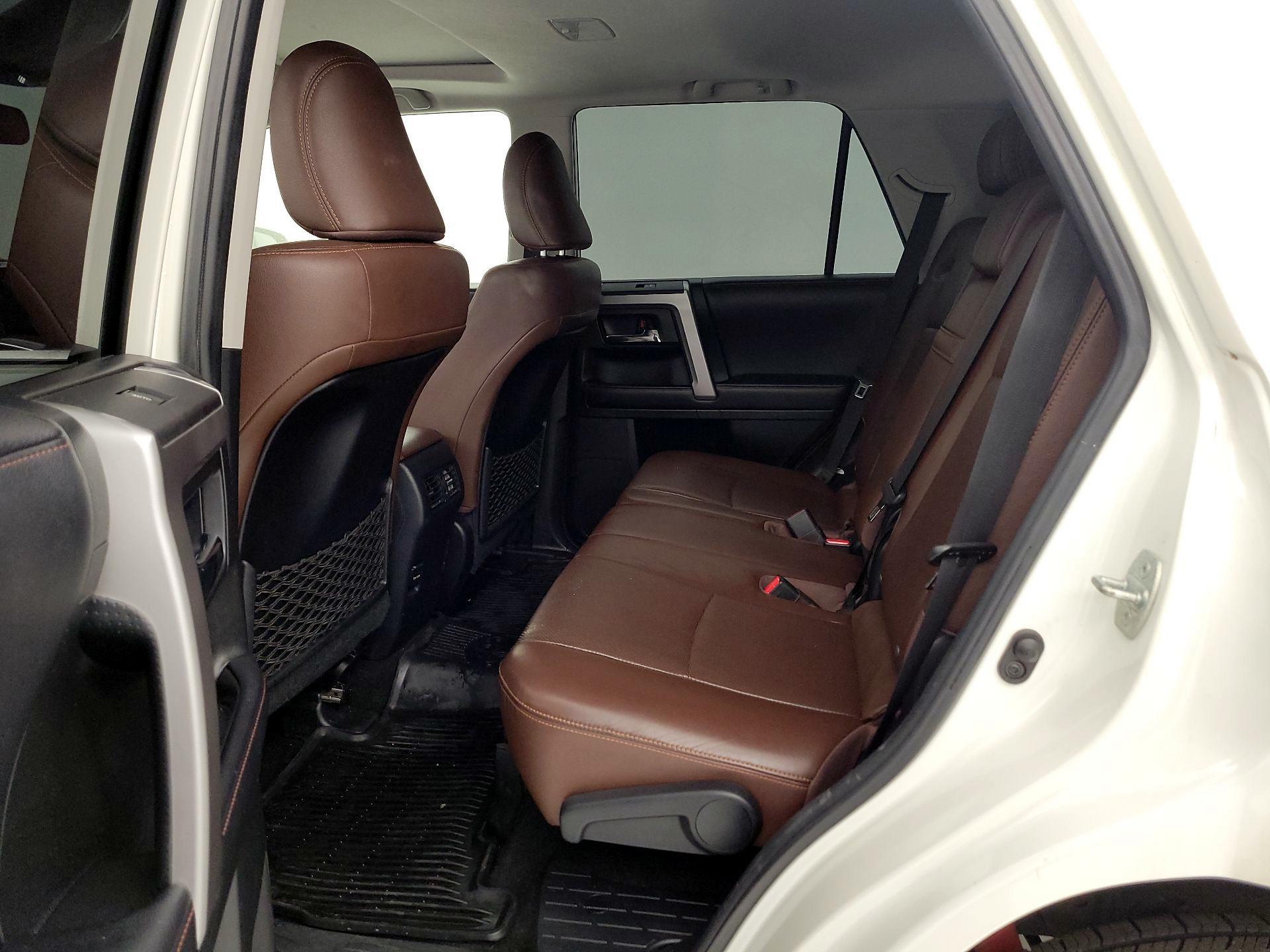 Thumbnail: 2019 Toyota 4Runner - 18