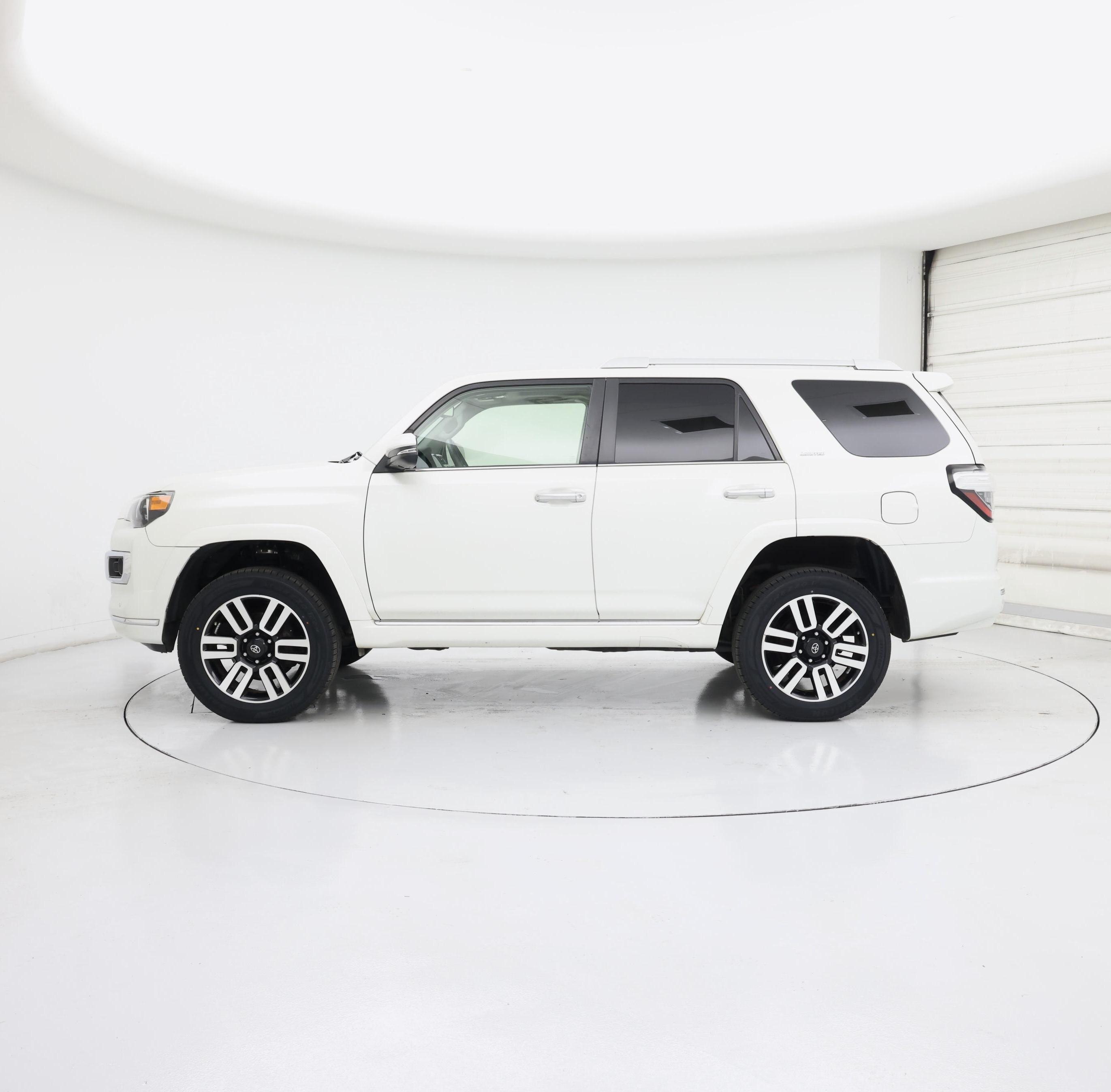 Thumbnail: 2019 Toyota 4Runner - 3