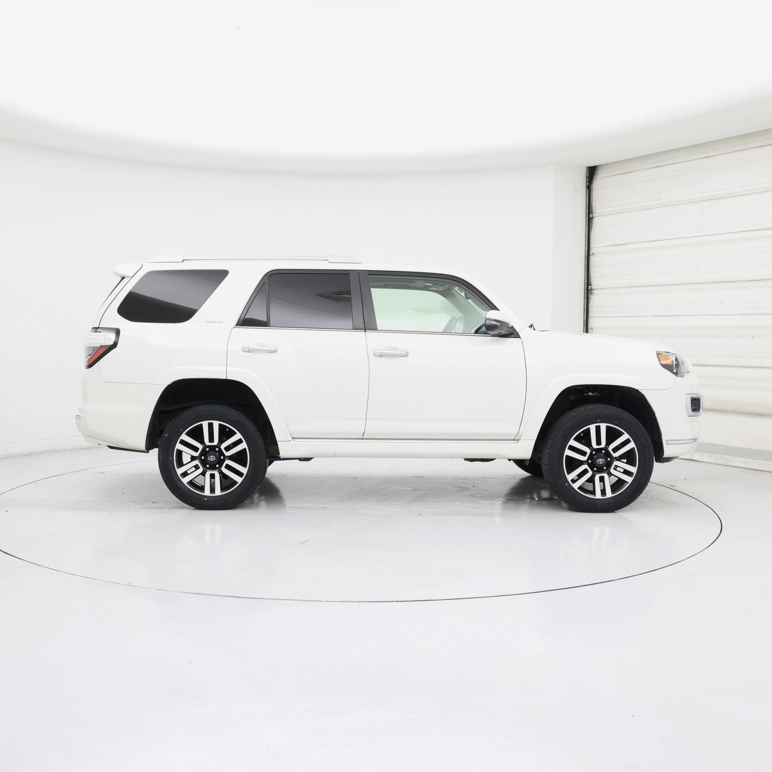 Thumbnail: 2019 Toyota 4Runner - 7