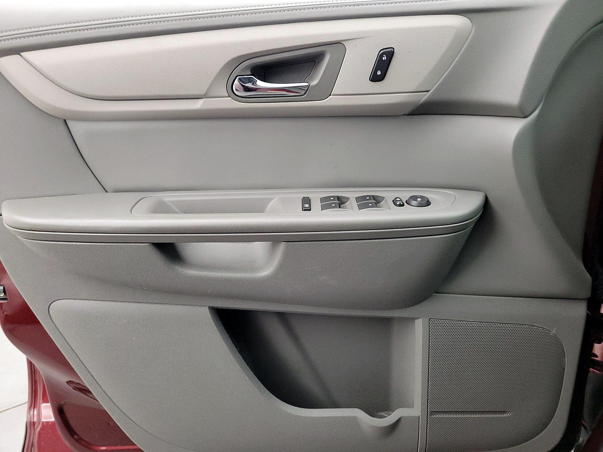 Thumbnail: 2017 Chevrolet Traverse - 12