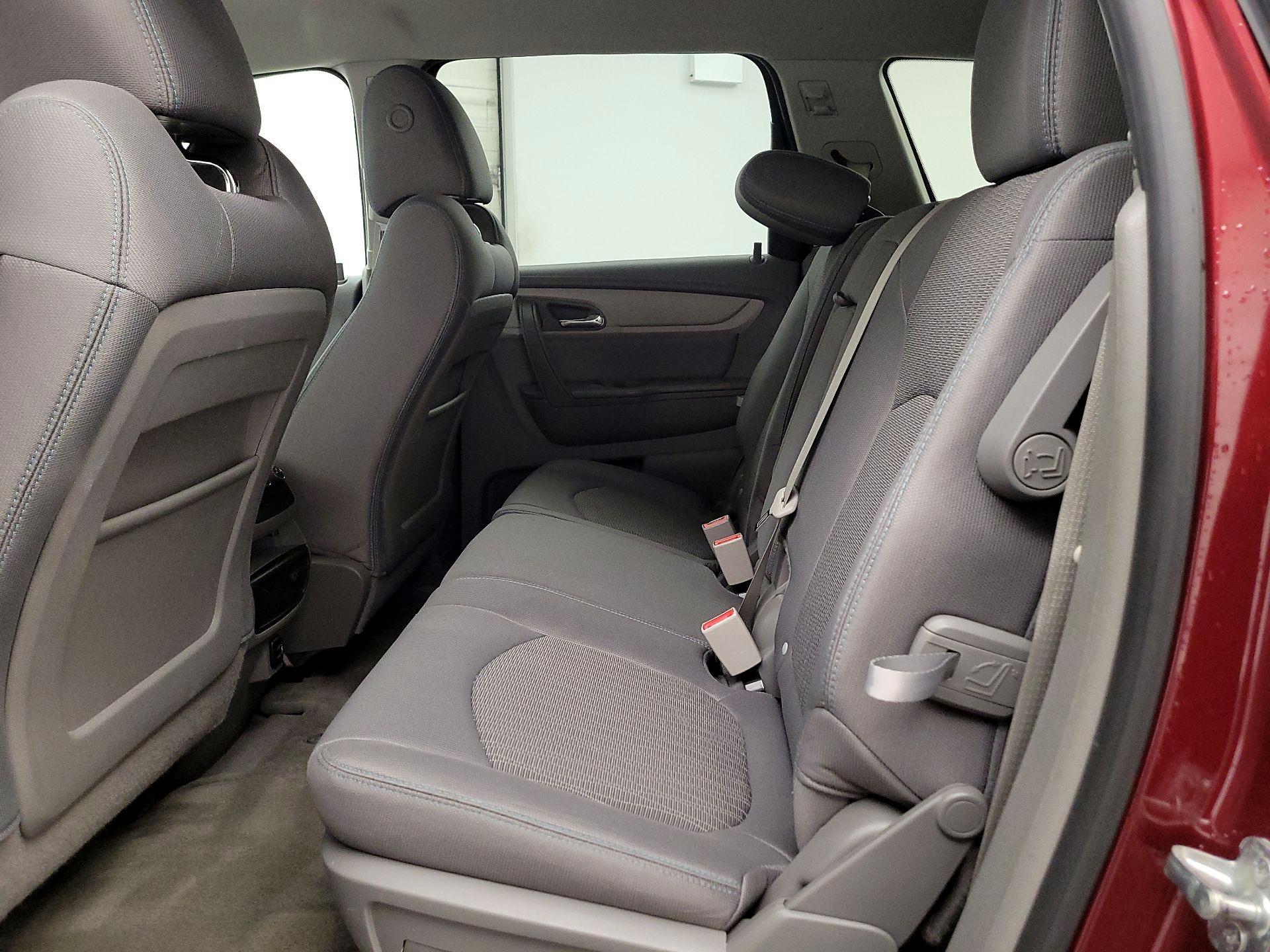 Thumbnail: 2017 Chevrolet Traverse - 19