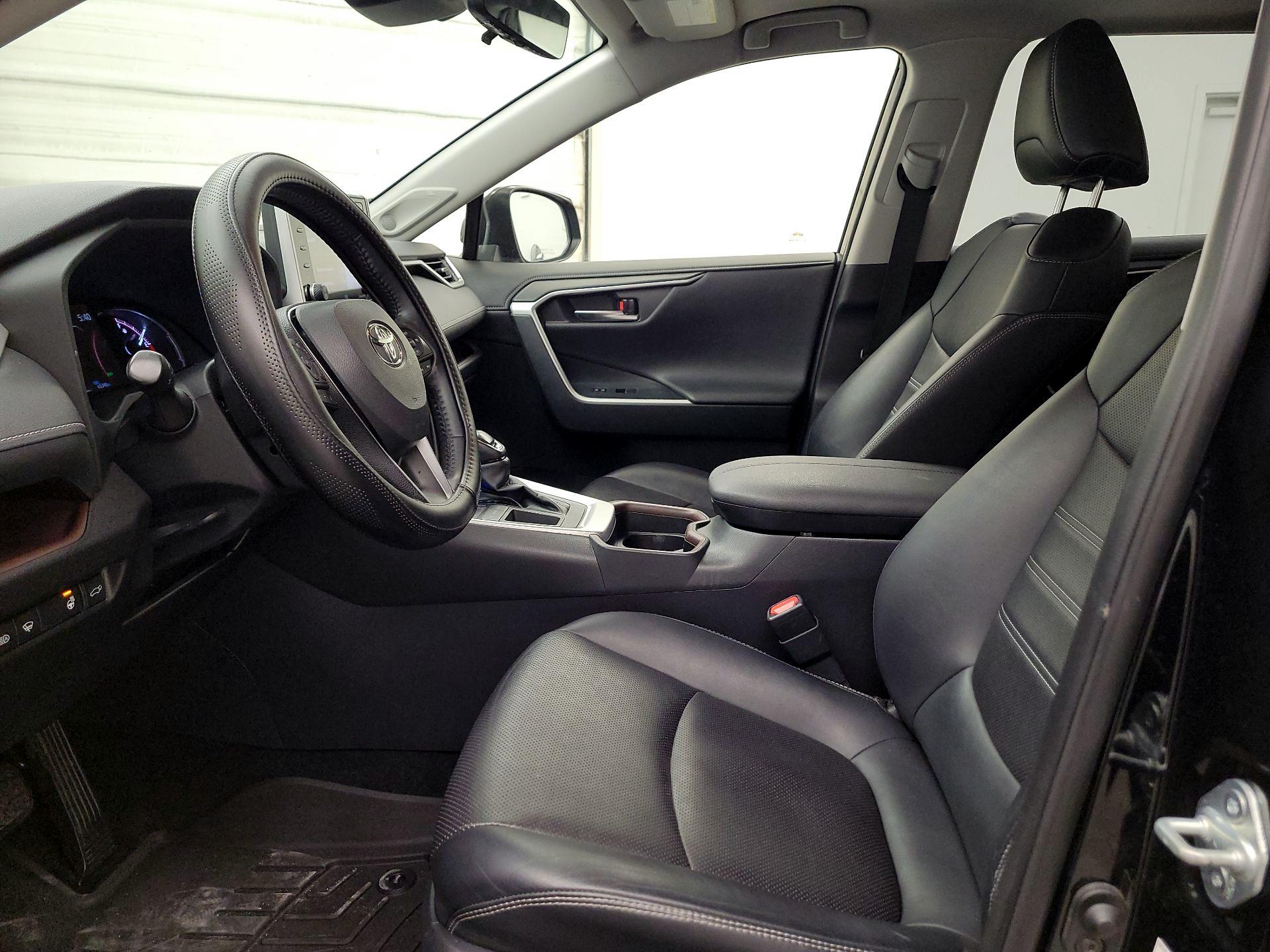 Thumbnail: 2020 Toyota RAV4 - 11