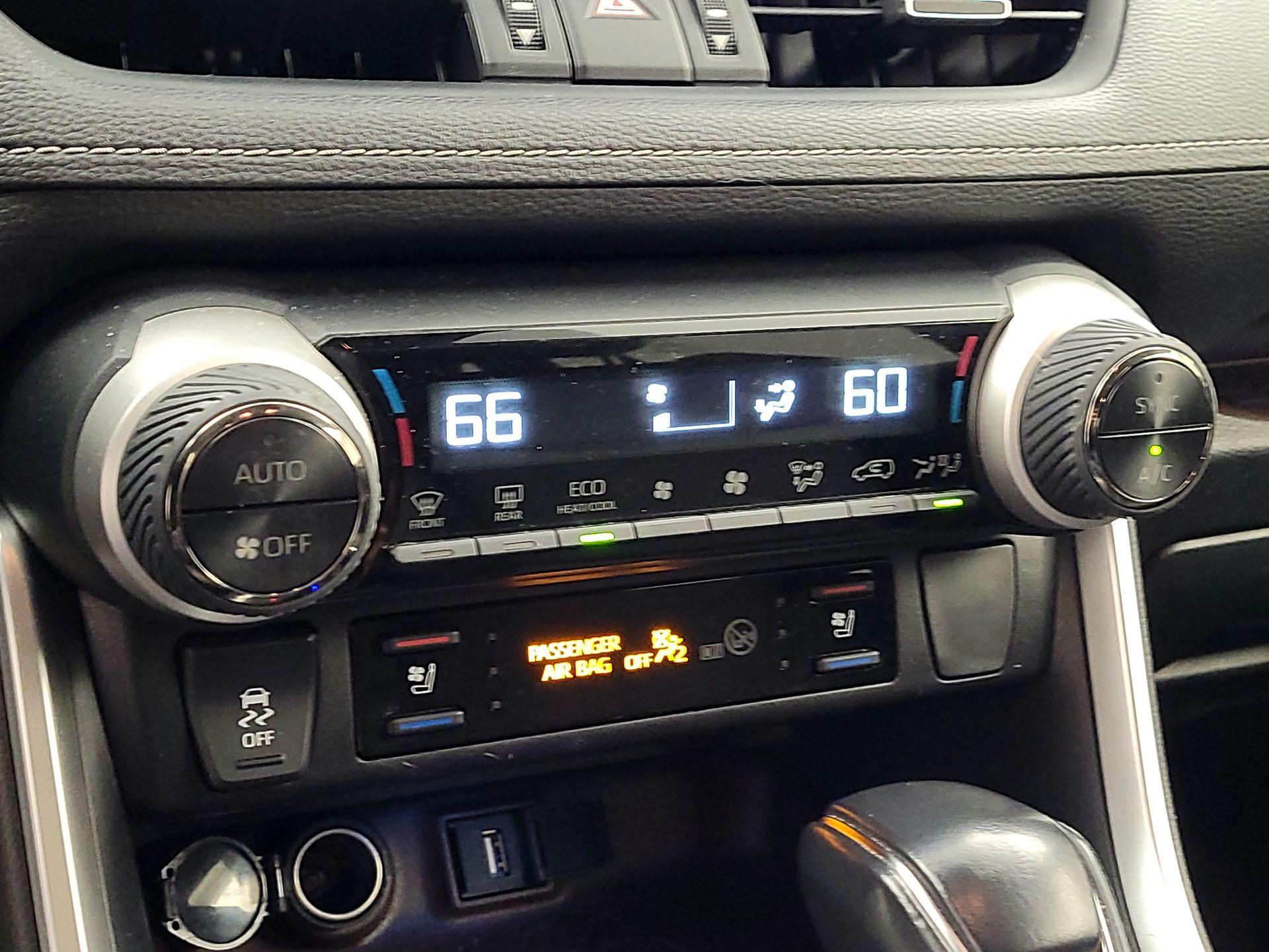 Thumbnail: 2020 Toyota RAV4 - 16