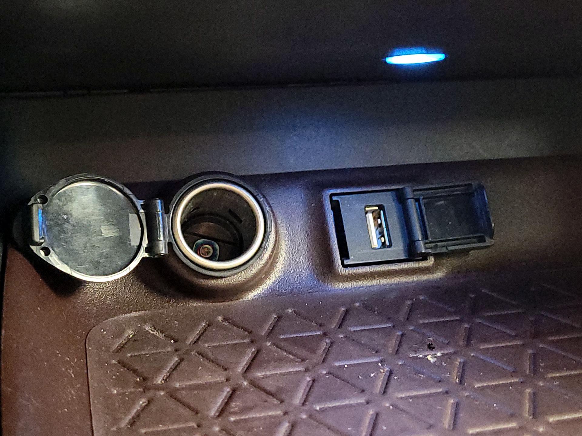 Thumbnail: 2020 Toyota RAV4 - 18