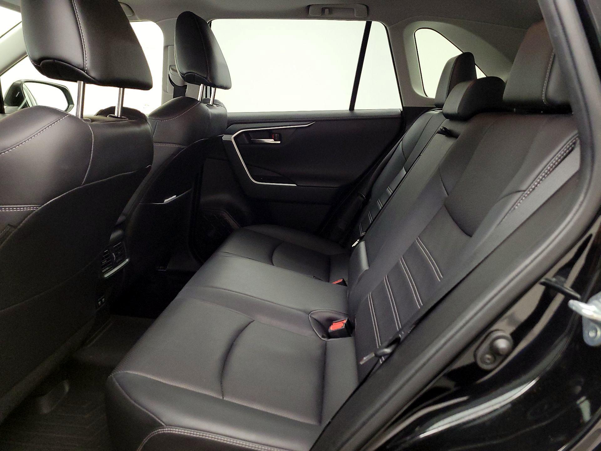 Thumbnail: 2020 Toyota RAV4 - 19