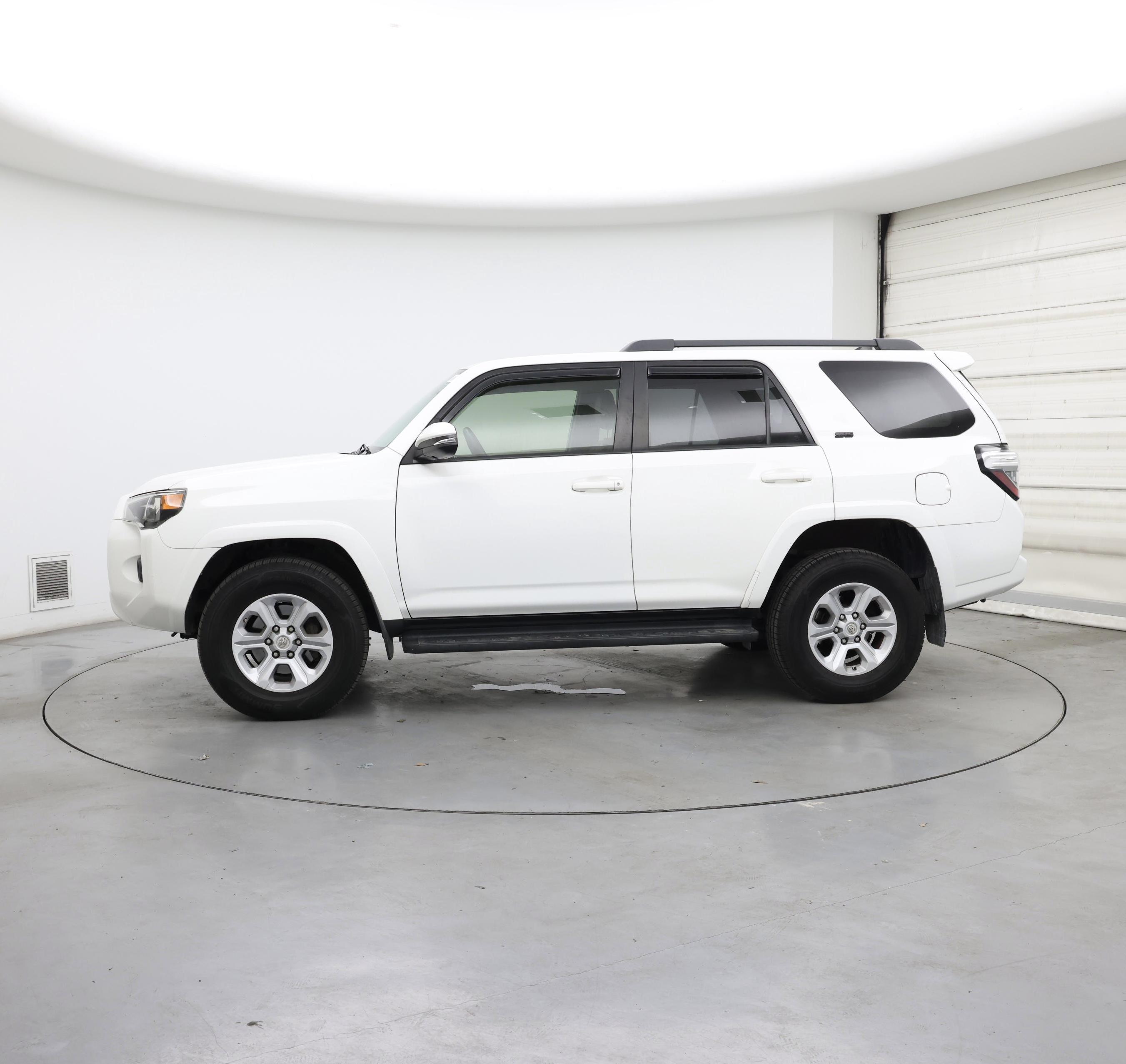 Thumbnail: 2018 Toyota 4Runner - 3