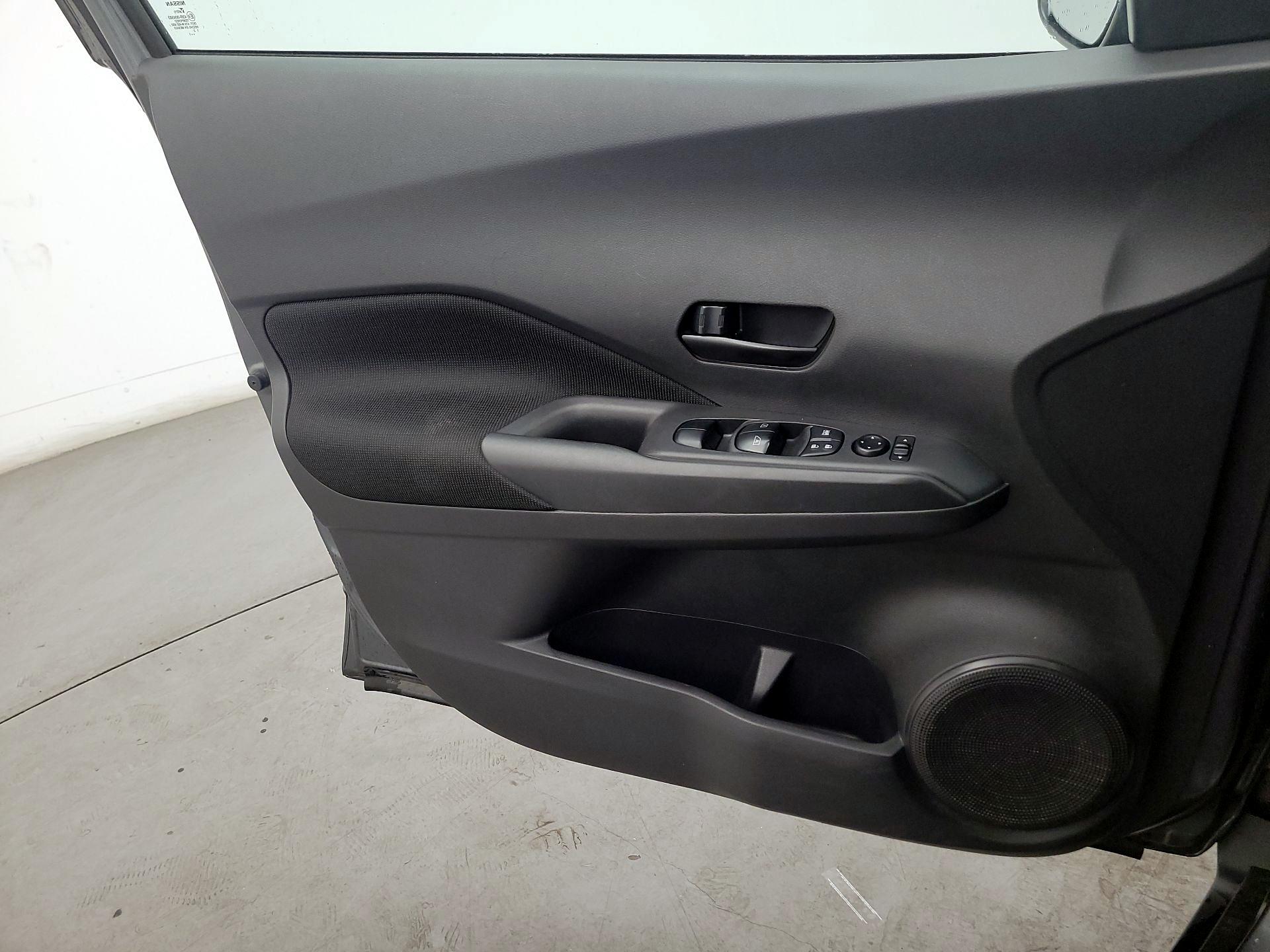 Thumbnail: 2021 Nissan Kicks - 12