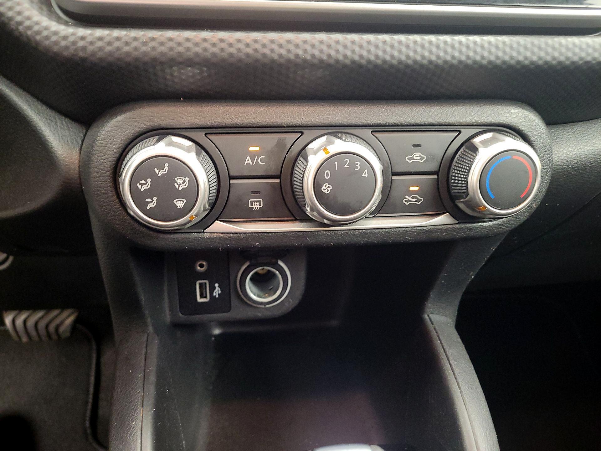 Thumbnail: 2021 Nissan Kicks - 16