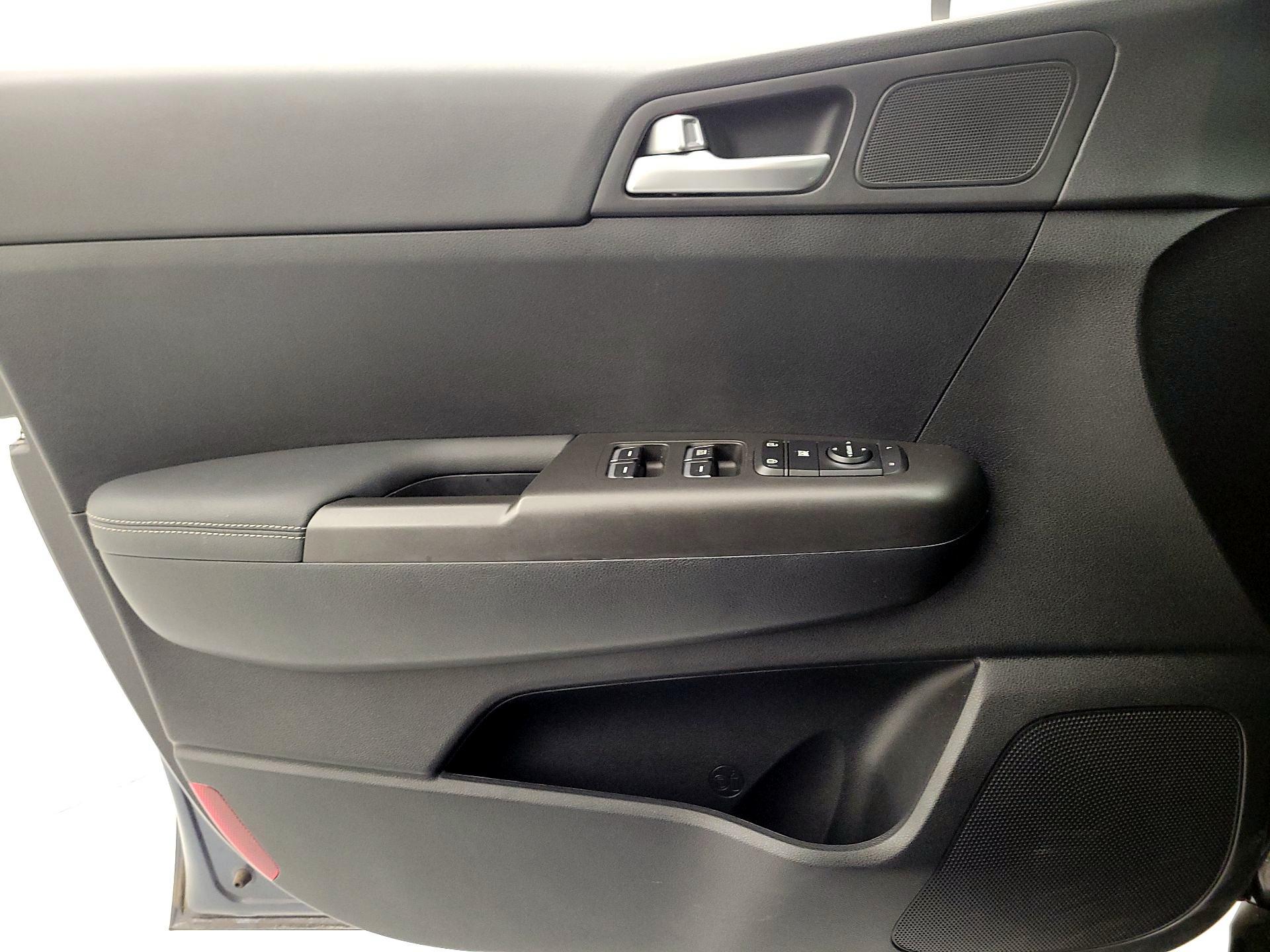 Thumbnail: 2019 Kia Sportage - 12