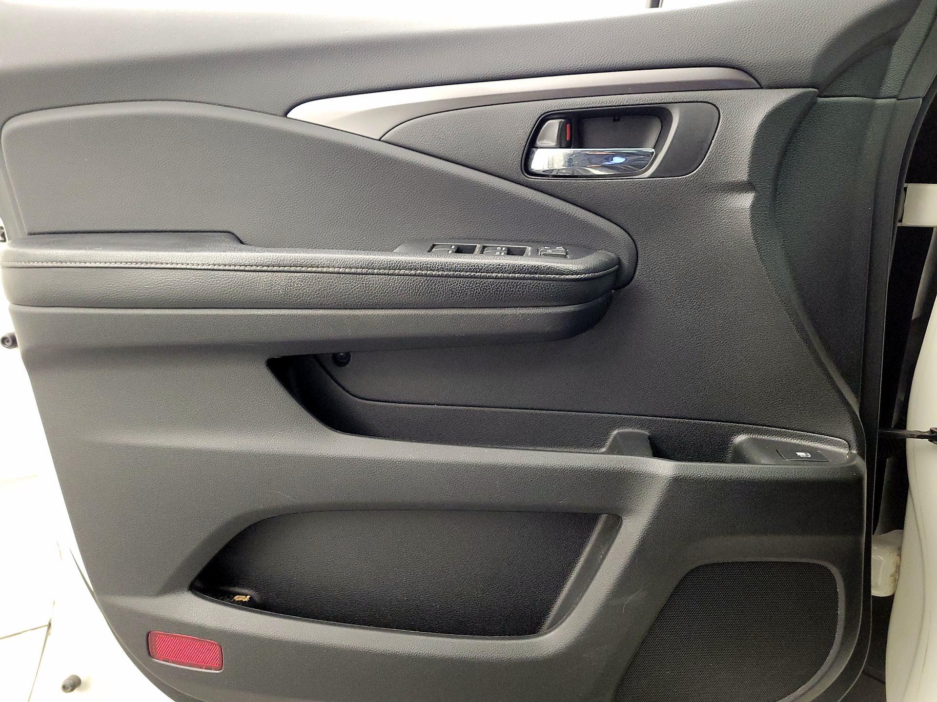 Thumbnail: 2017 Honda Ridgeline - 12