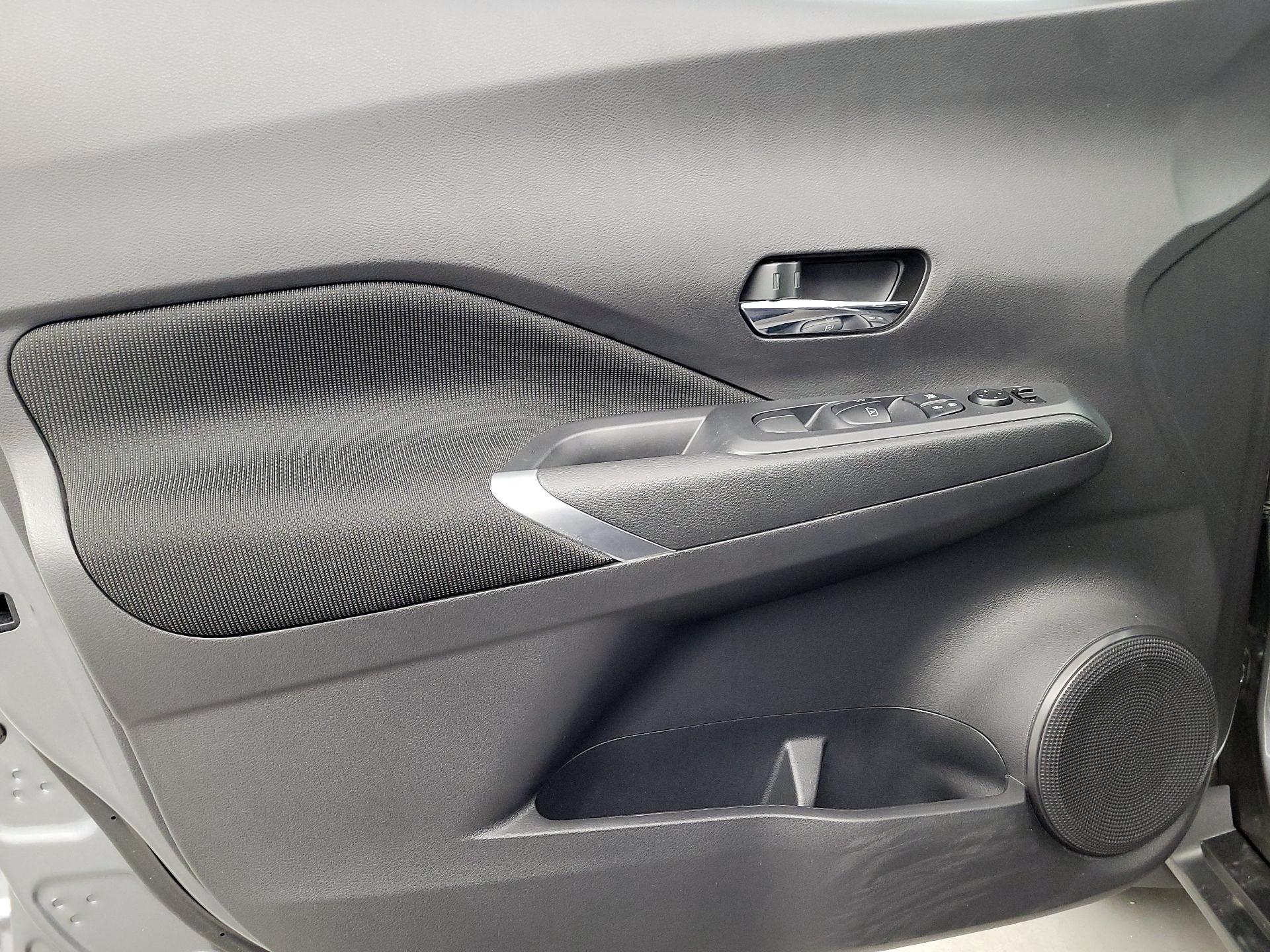 Thumbnail: 2023 Nissan Kicks - 12