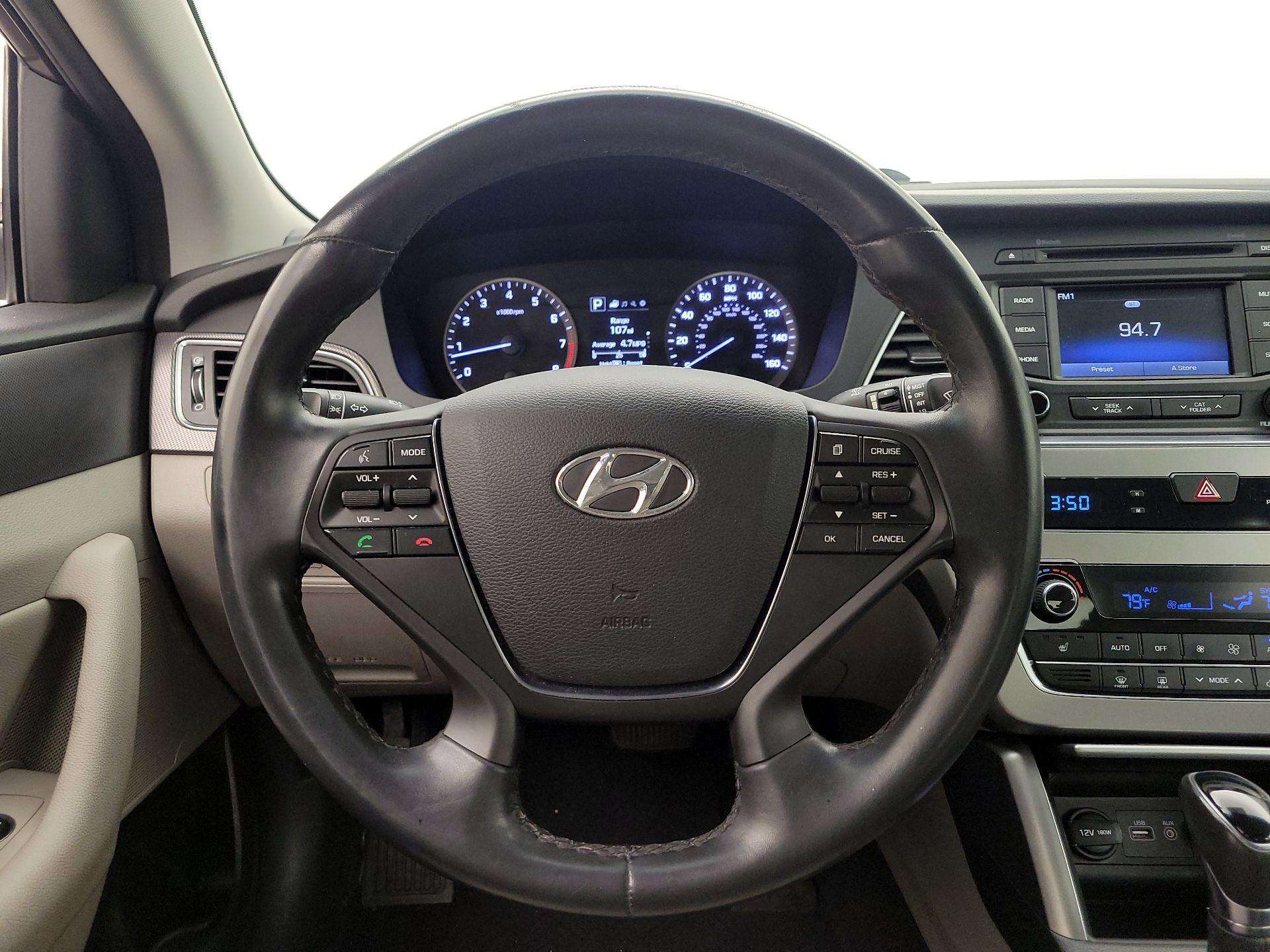 Thumbnail: 2015 Hyundai Sonata - 10