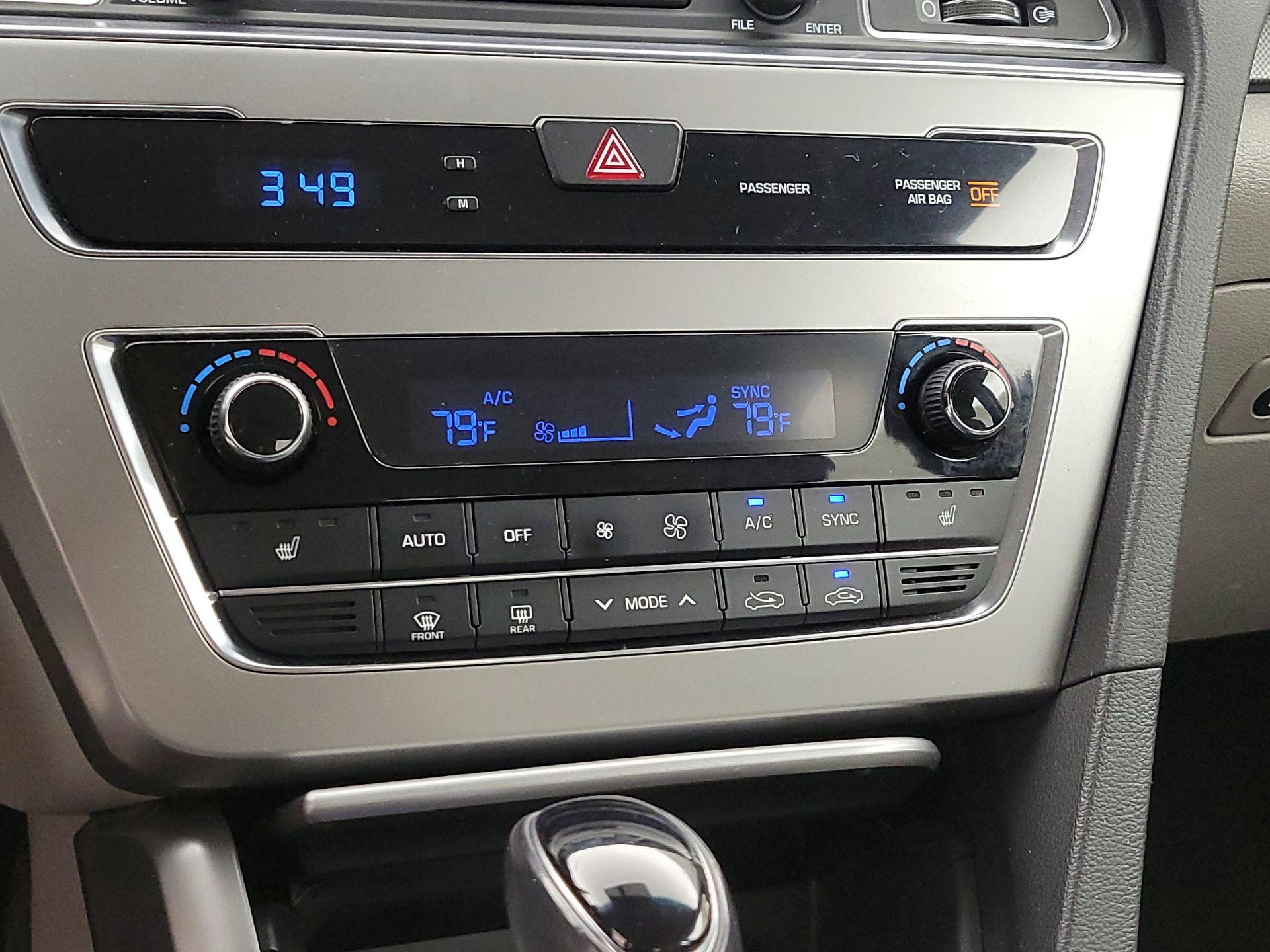 Thumbnail: 2015 Hyundai Sonata - 15