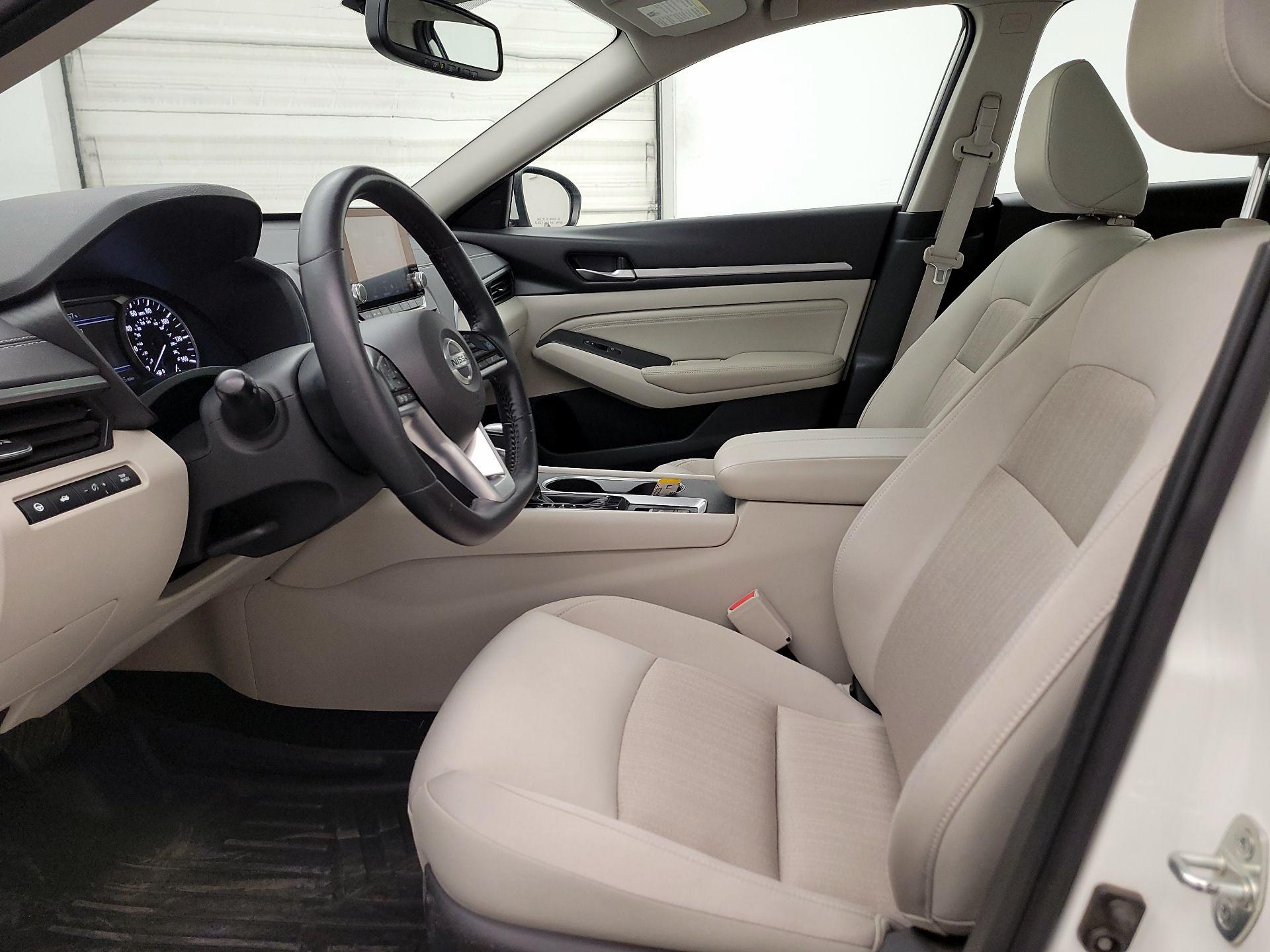 Thumbnail: 2019 Nissan Altima - 11