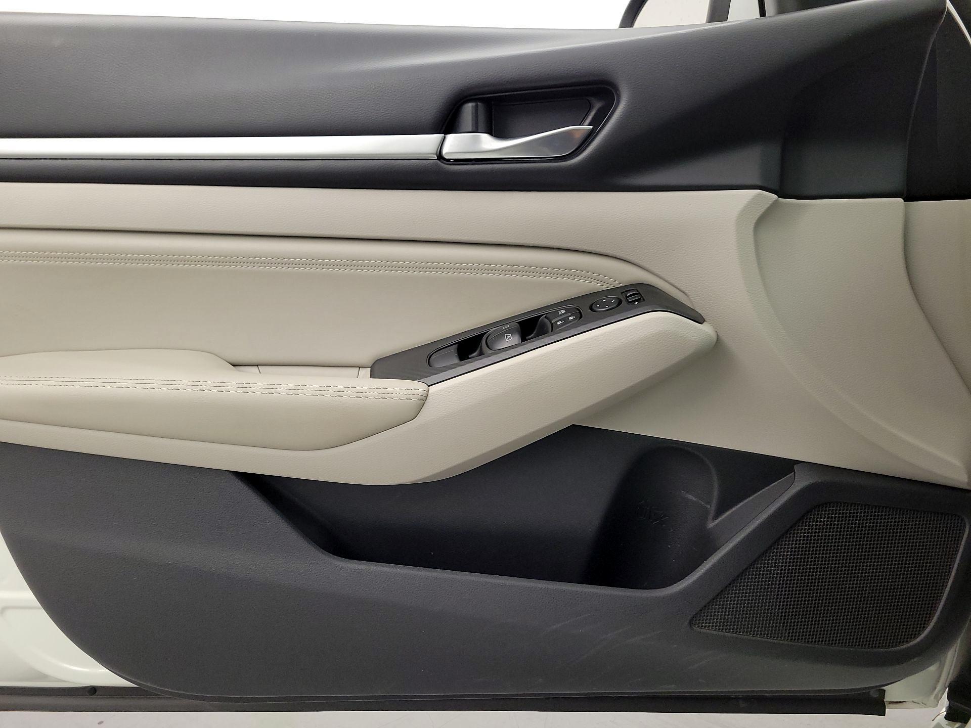 Thumbnail: 2019 Nissan Altima - 12