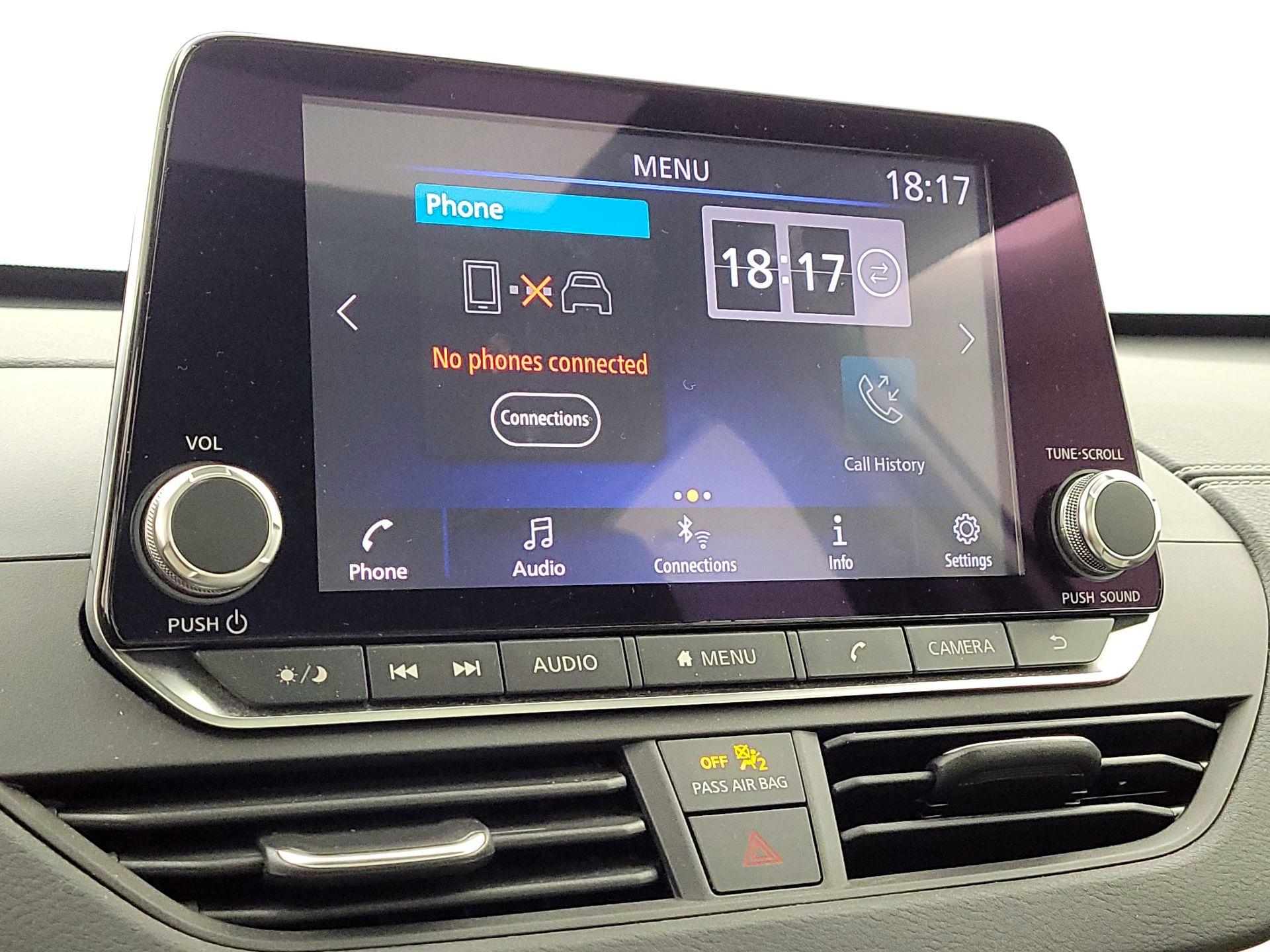 Thumbnail: 2019 Nissan Altima - 15